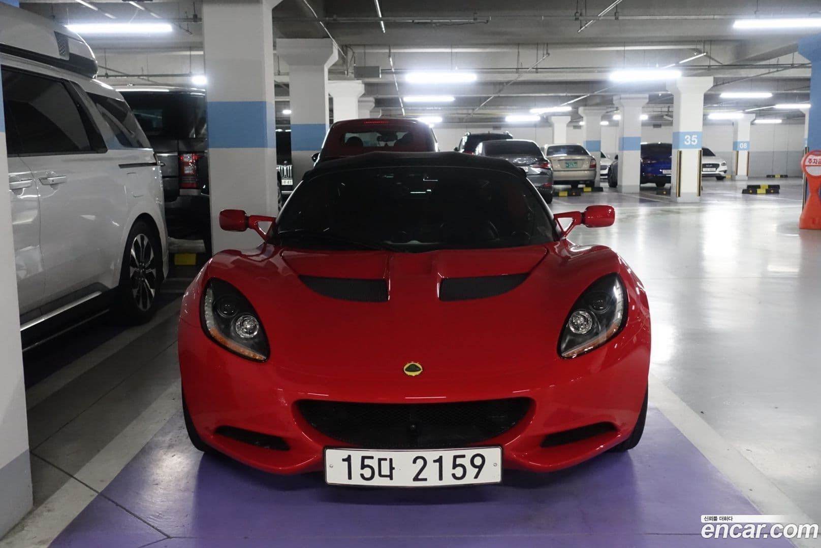 Main__Slider__Photo:Elise Lotus 2017.11-0