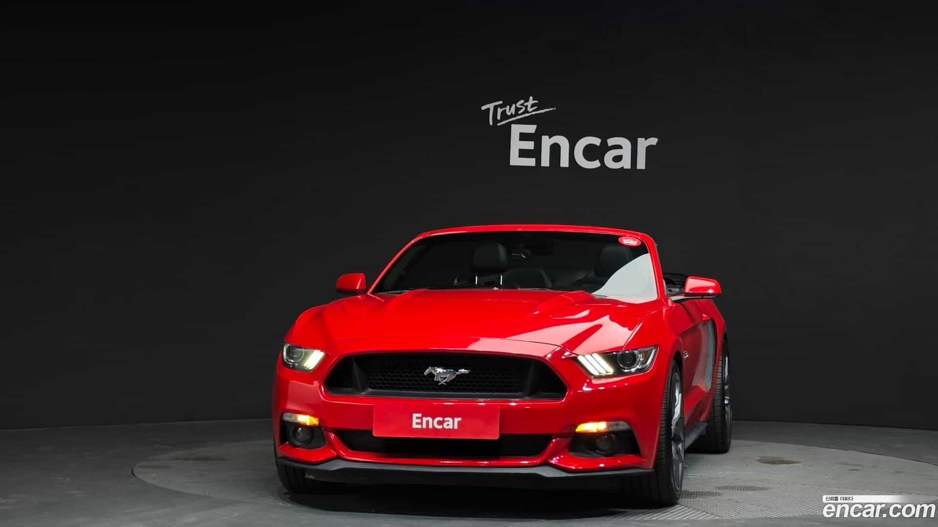 Mustang Ford 2015.11-OUTER-003