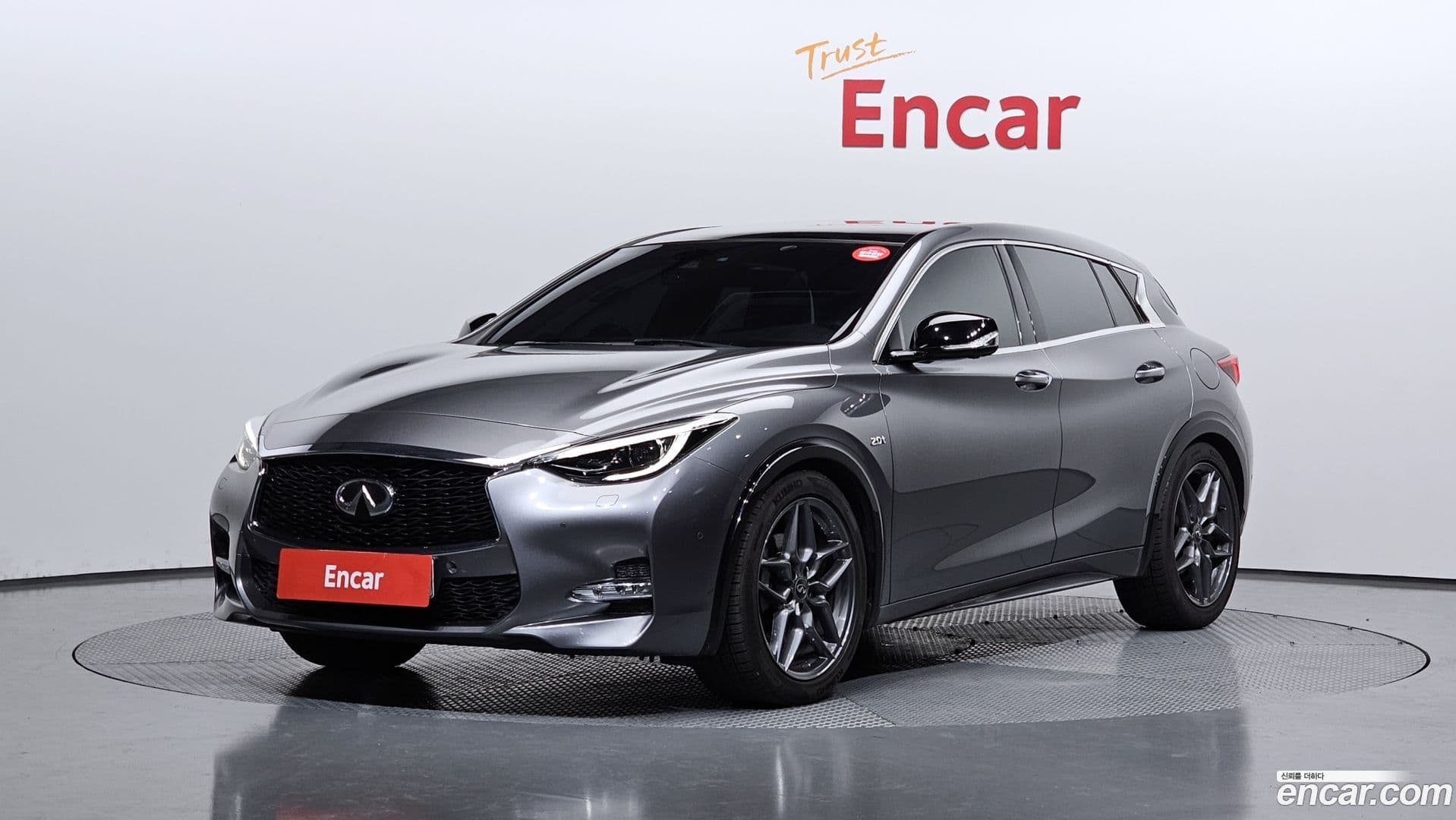 Main__Slider__Photo:Q30 Infiniti 2017.11-0