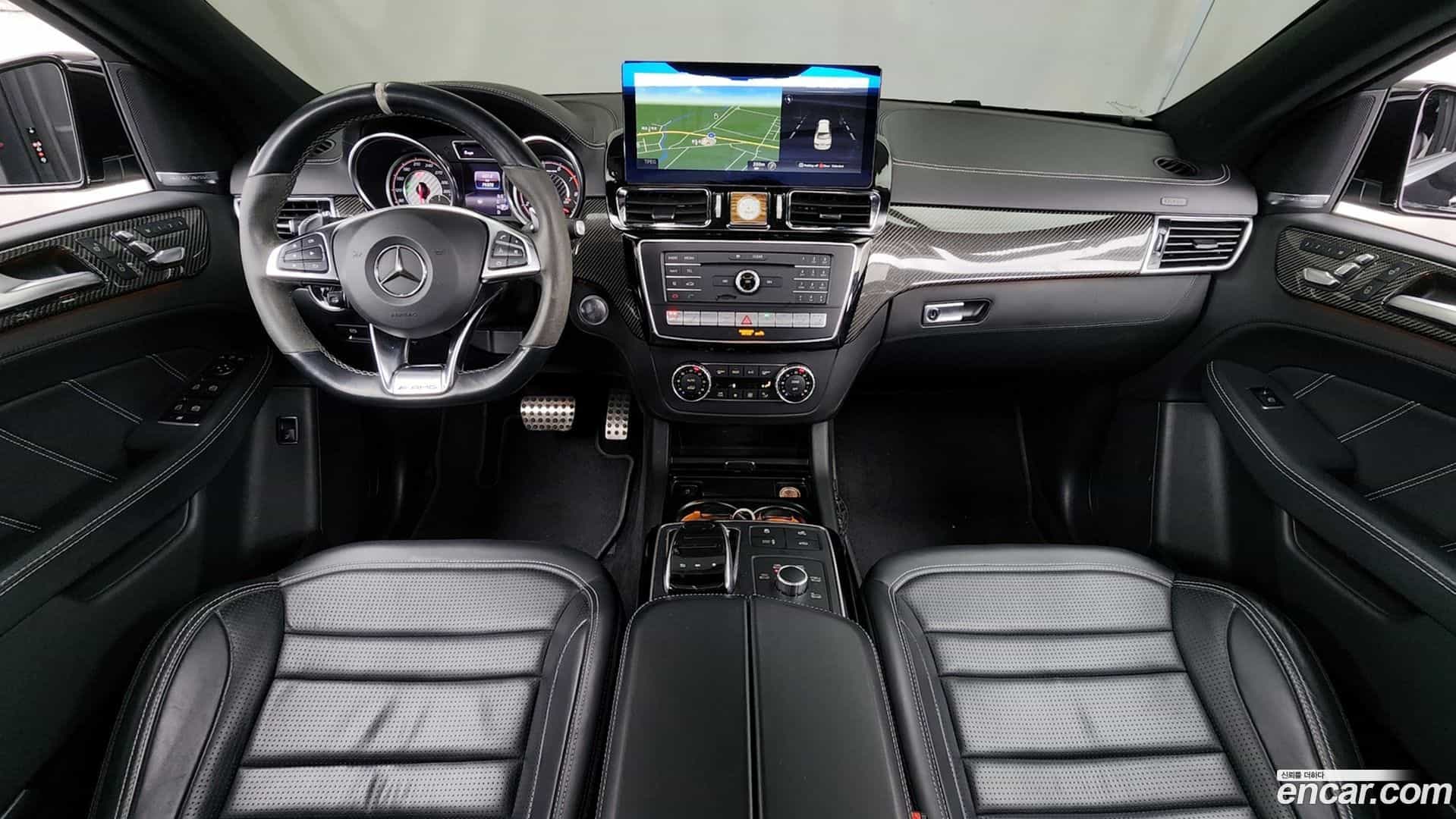 GLE-Class Mercedes-Benz 2019.11-INNER-007
