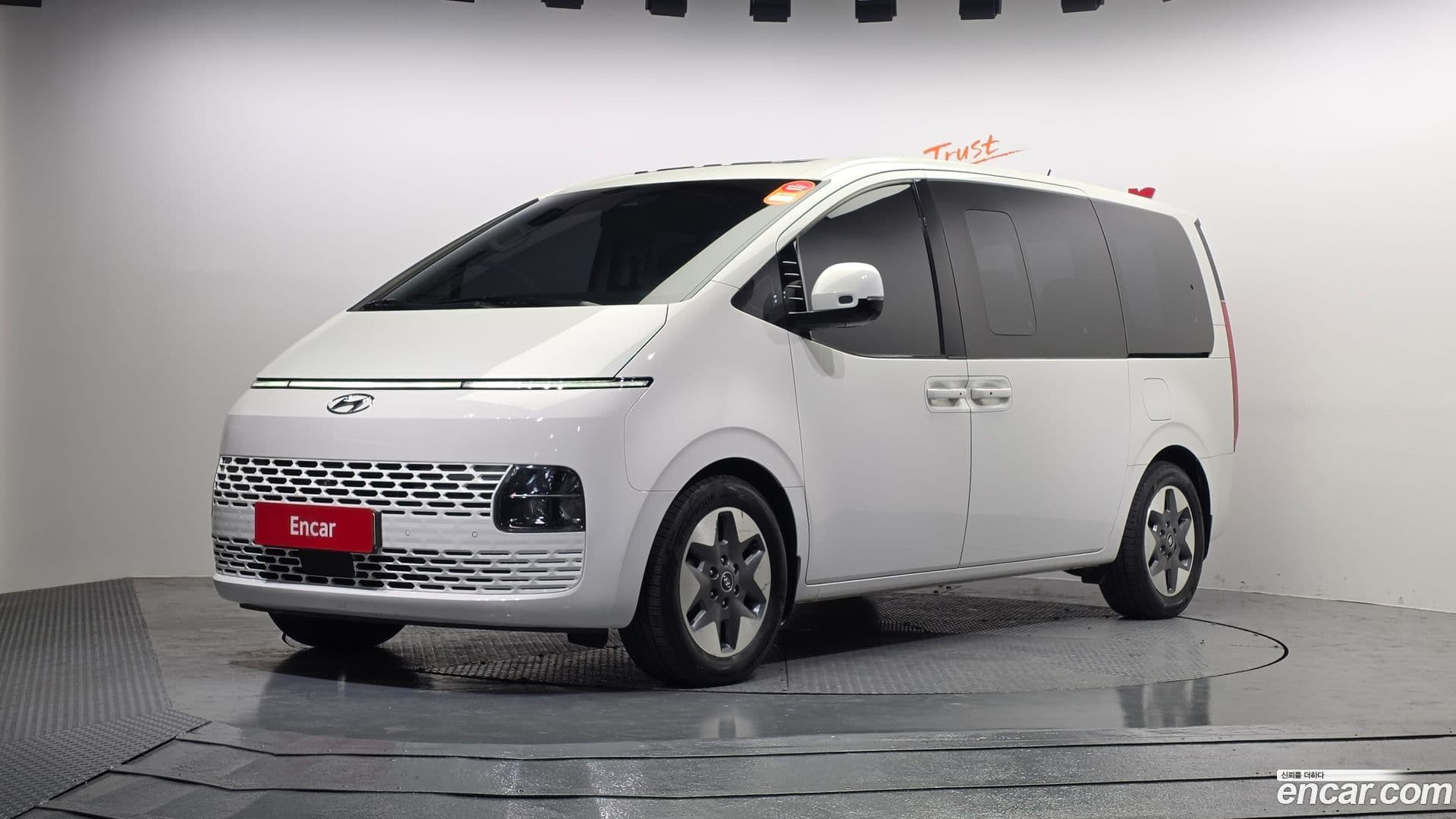 Main__Slider__Photo:Staria Hyundai 2021.4-0