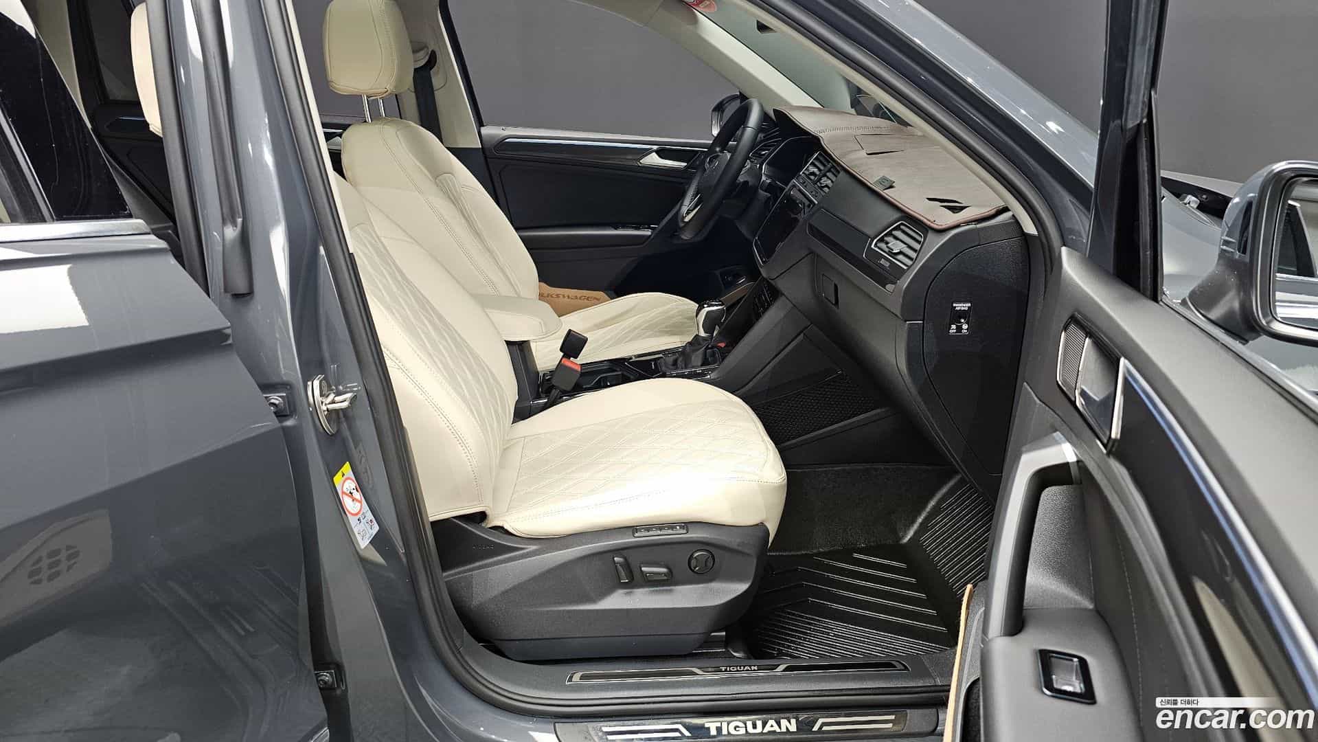 Tiguan Volkswagen 2021.7-OPTION-015