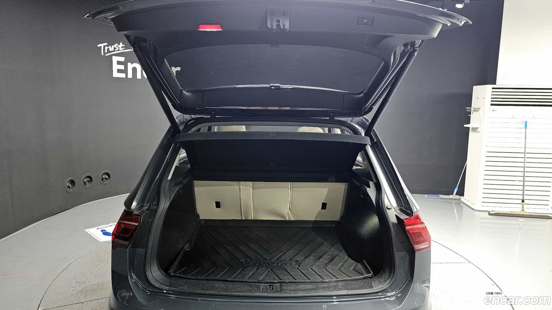 Tiguan Volkswagen 2021.7-OPTION-024
