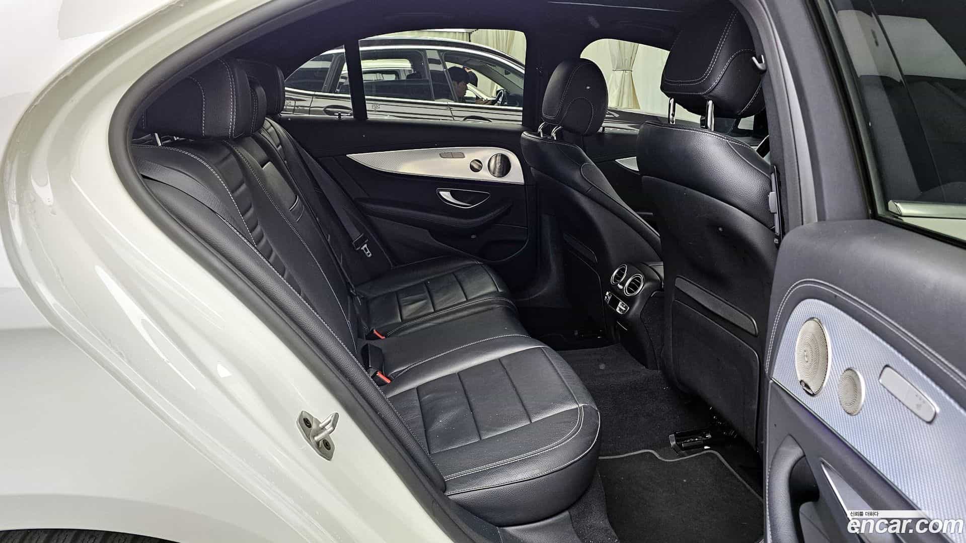 E-Class Mercedes-Benz 2021.11-OPTION-016