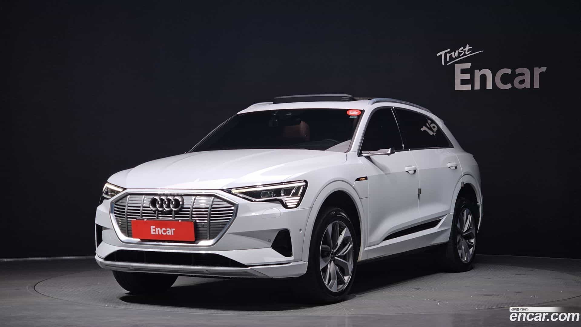 e-tron Audi 2021.8-OUTER-001