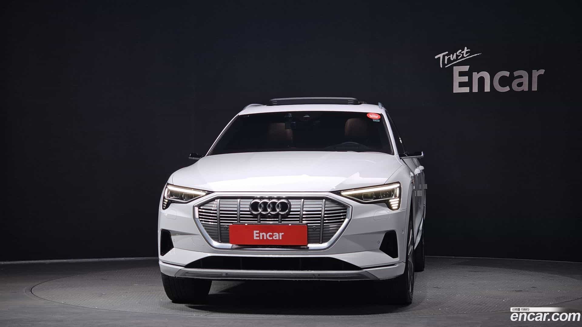e-tron Audi 2021.8-OUTER-003