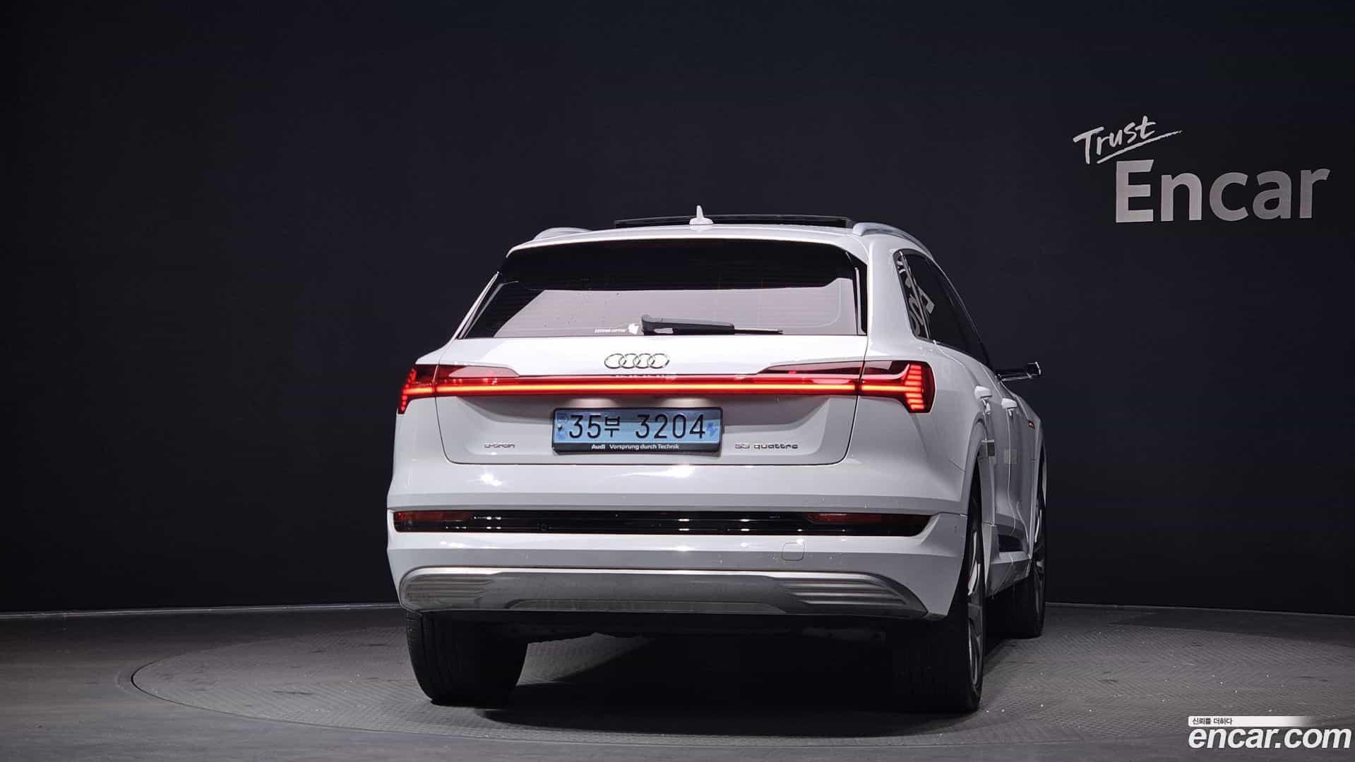 e-tron Audi 2021.8-OUTER-004