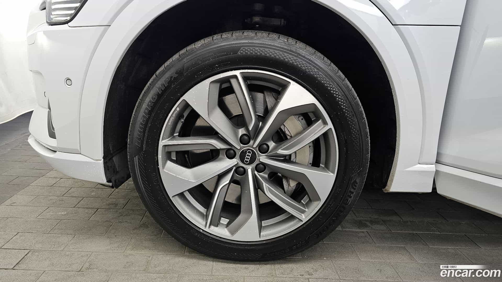 e-tron Audi 2021.8-OUTER-005