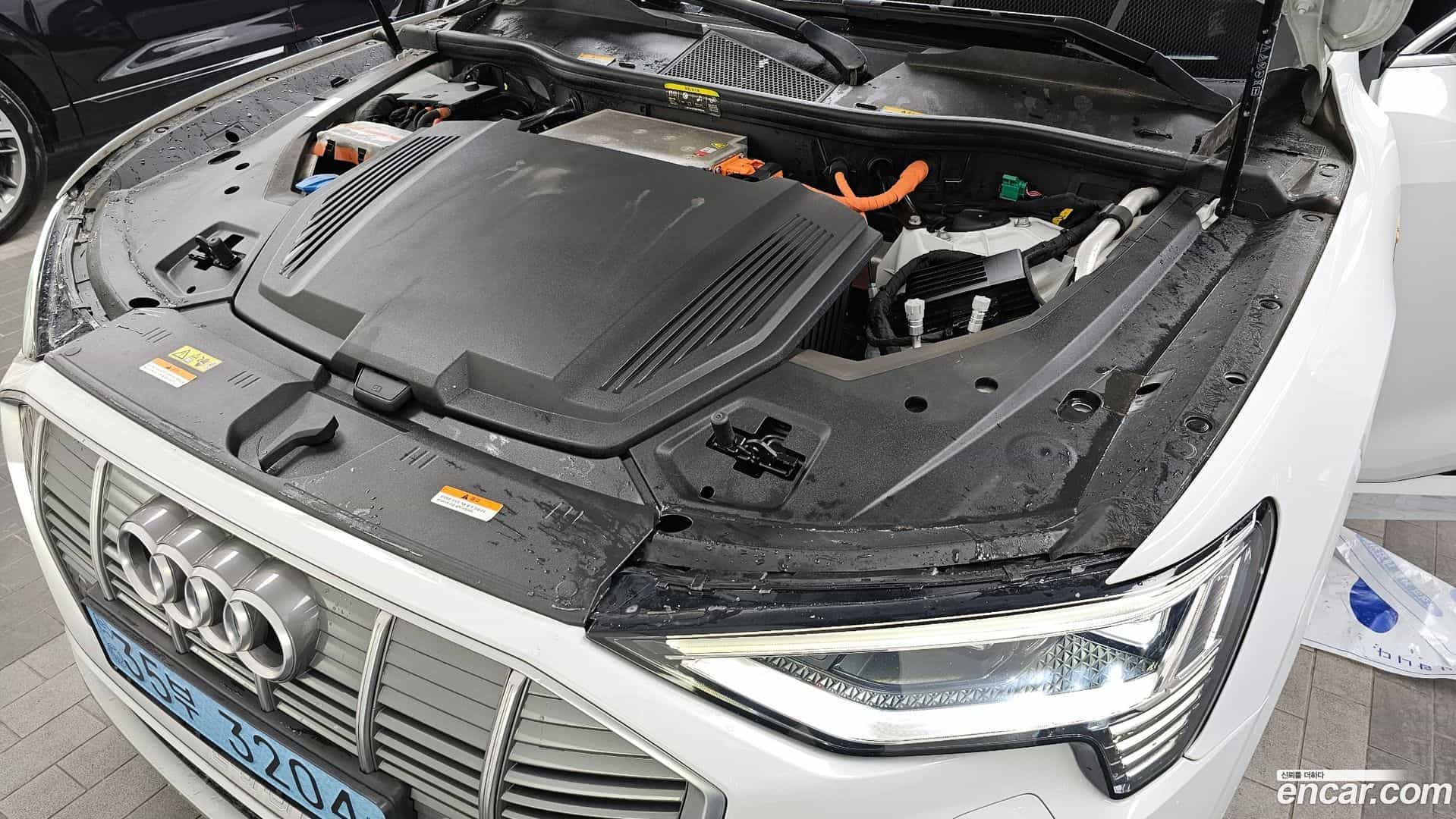 e-tron Audi 2021.8-OUTER-006