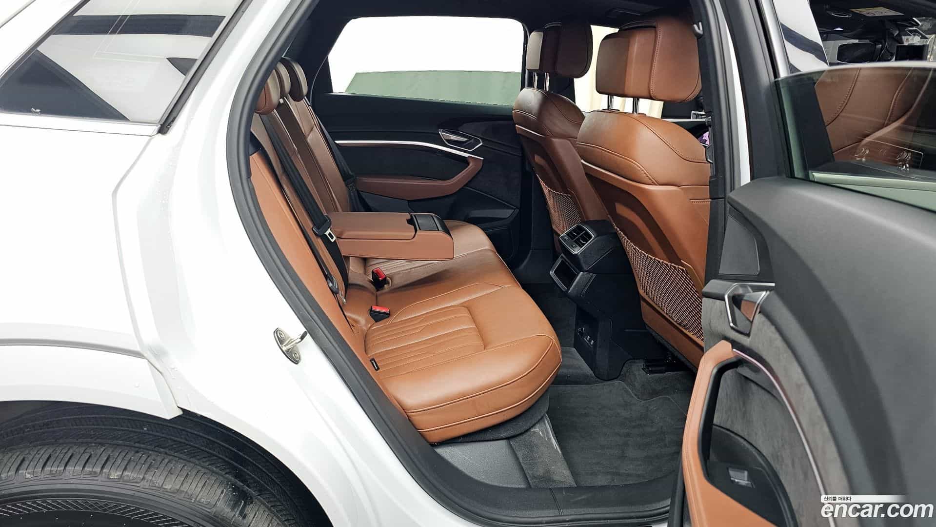 e-tron Audi 2021.8-OPTION-016