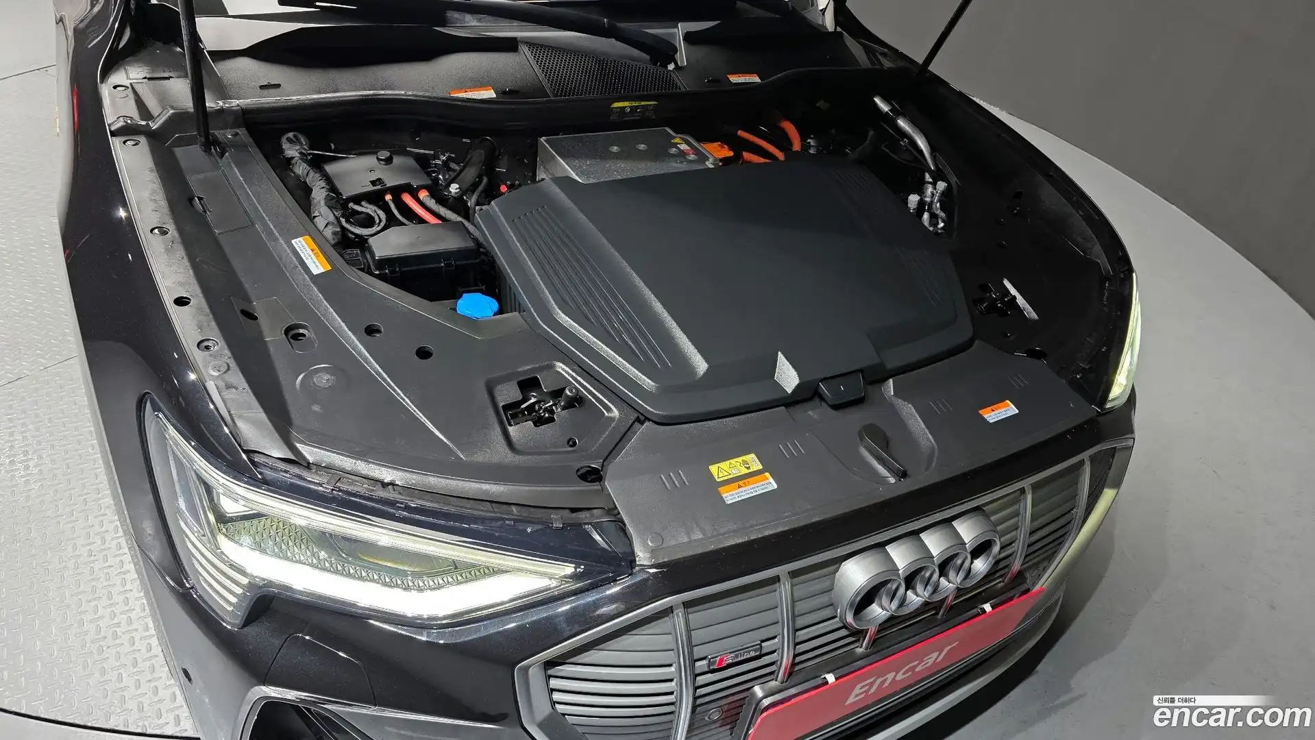 e-tron Audi 2021.10-OUTER-006