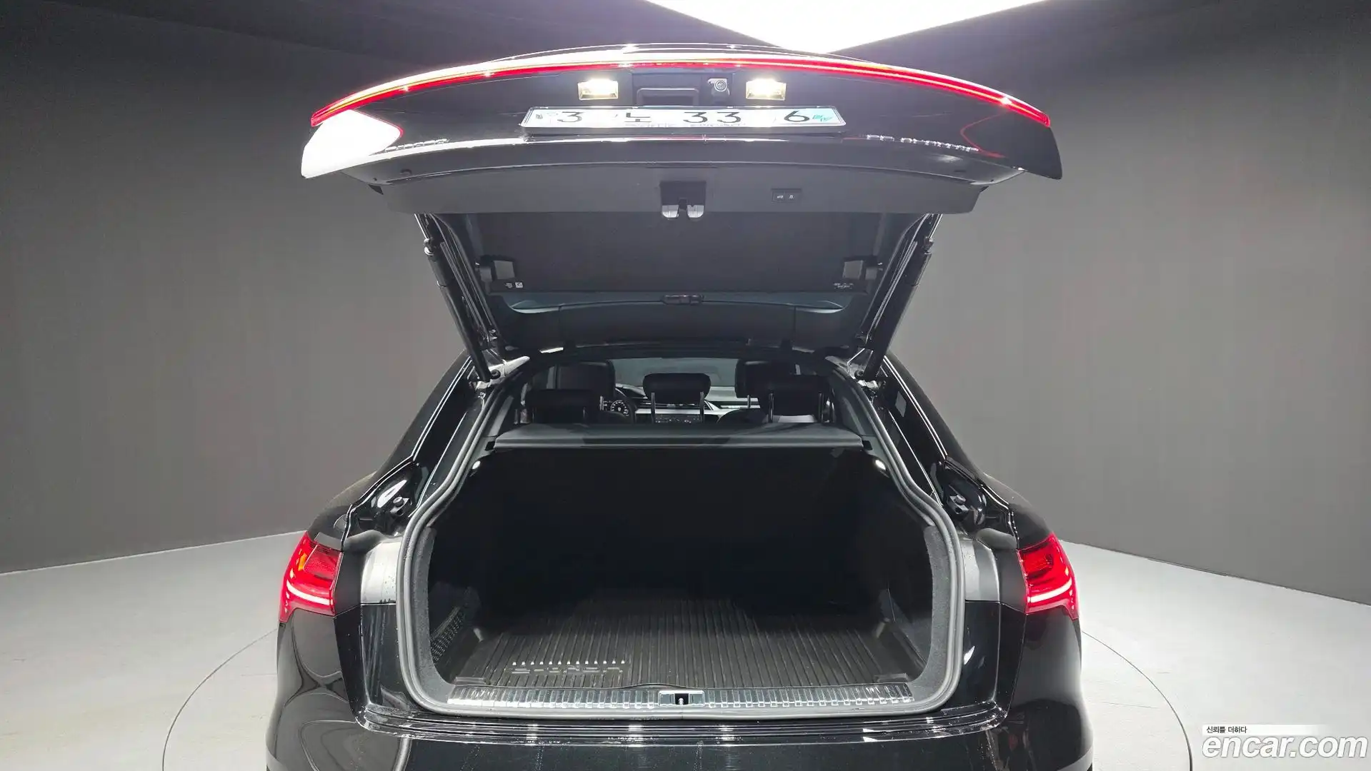 e-tron Audi 2021.10-OPTION-024