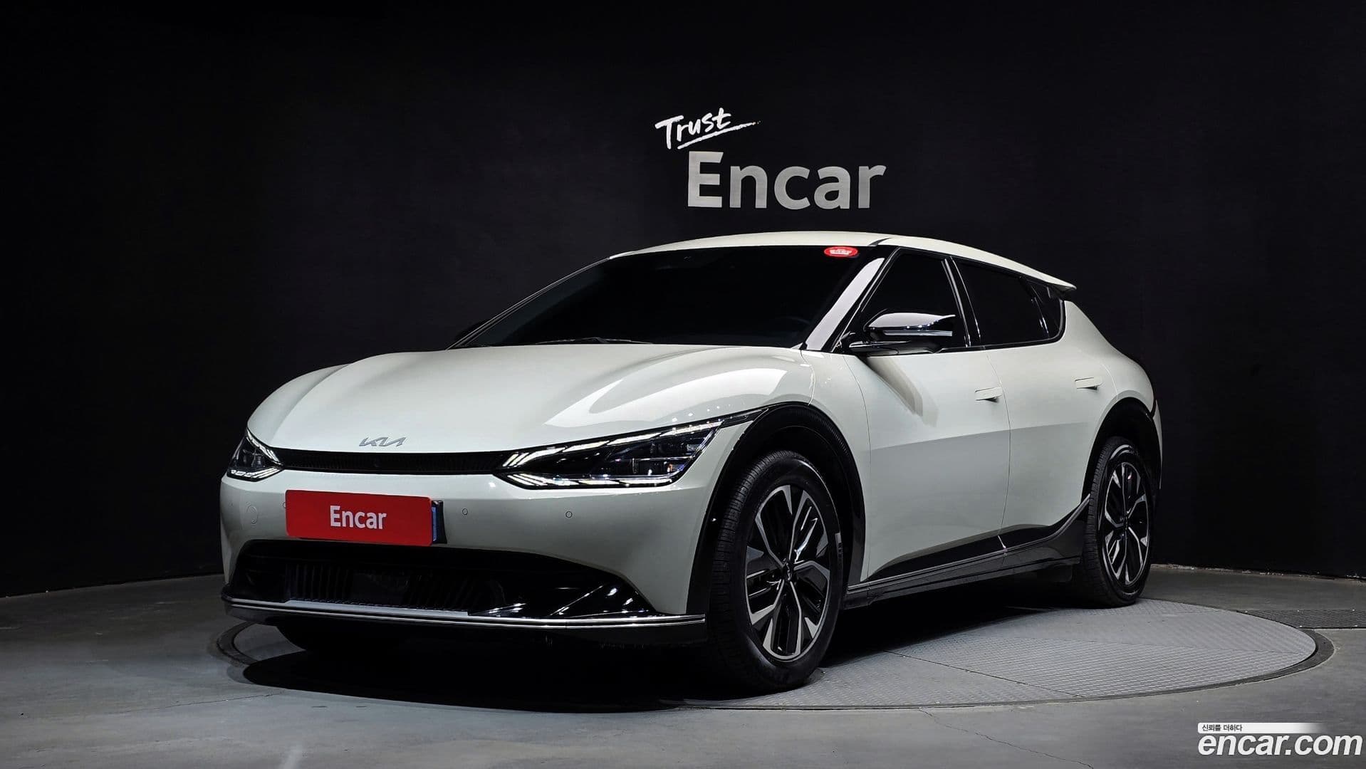 Main__Slider__Photo:EV6 Kia 2022.3-0