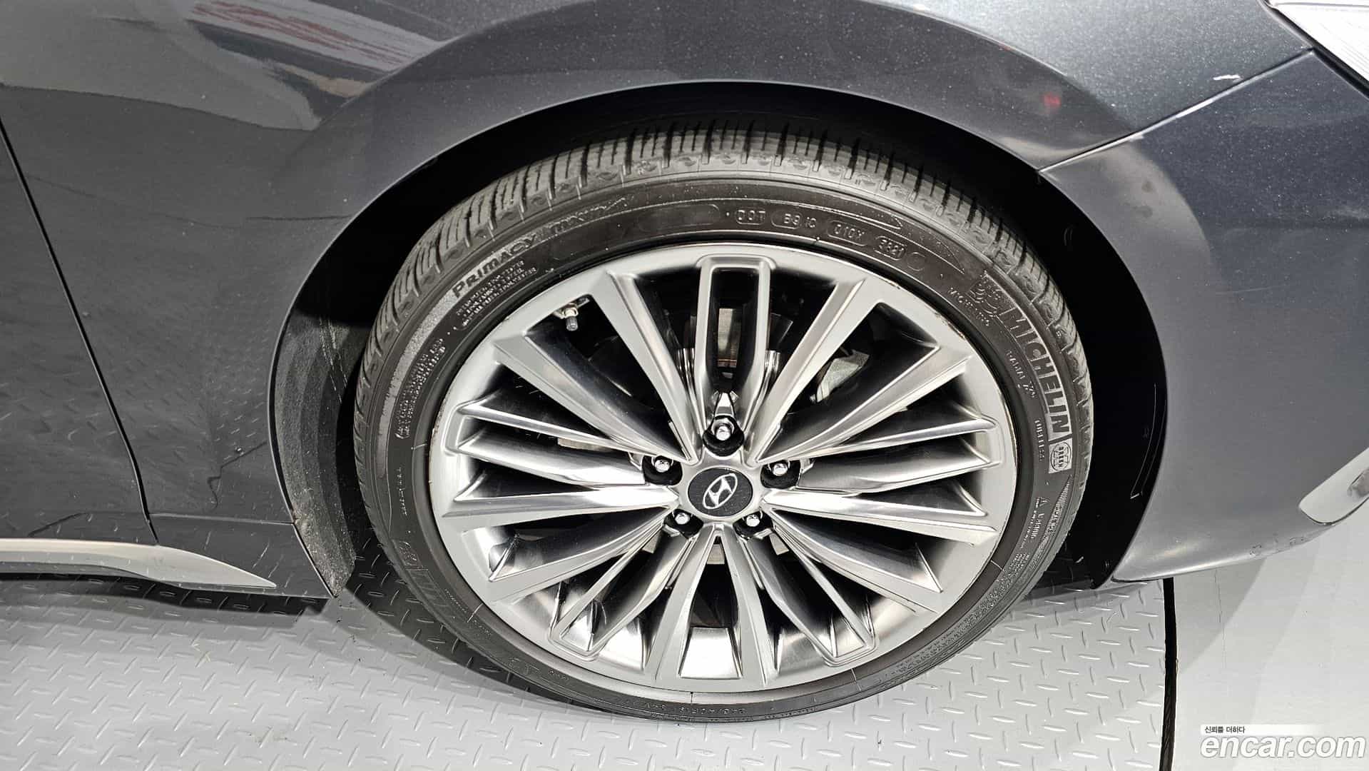 Grandeur Hyundai 2018.10-OUTER-005