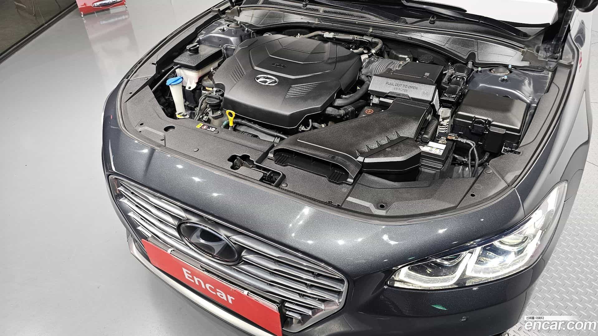 Grandeur Hyundai 2018.10-INNER-006