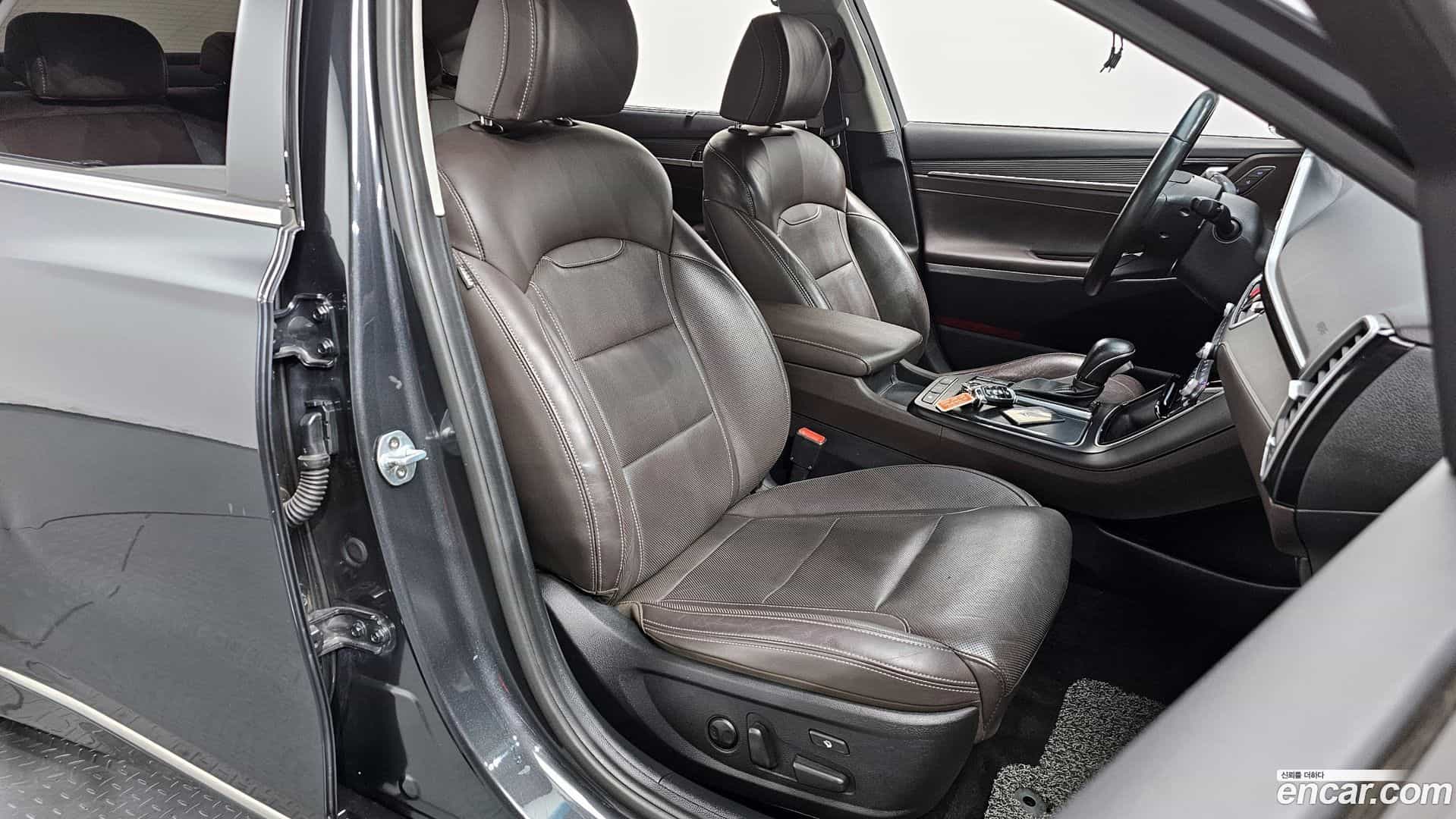 Grandeur Hyundai 2018.10-INNER-010