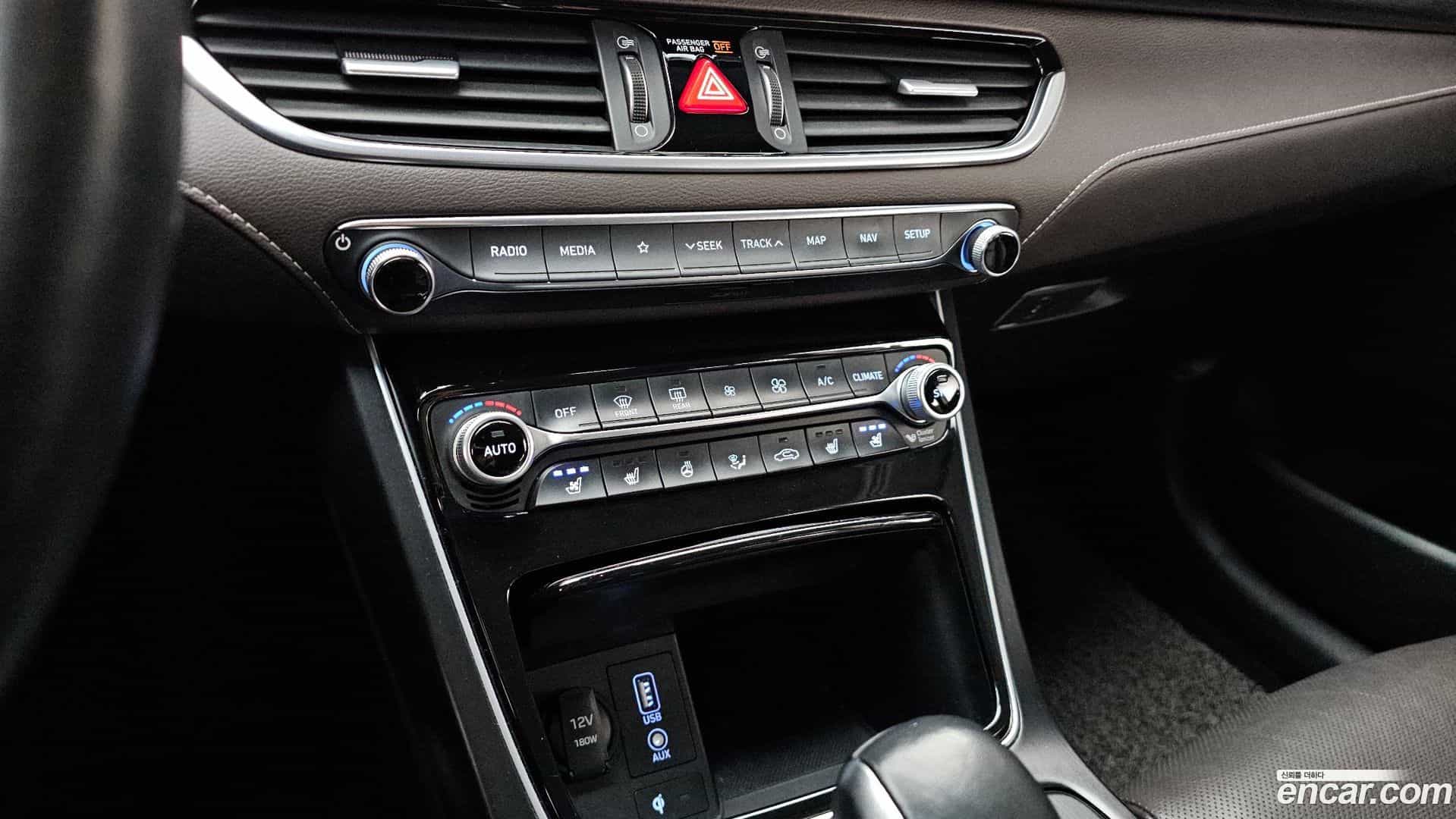 Grandeur Hyundai 2018.10-OPTION-021