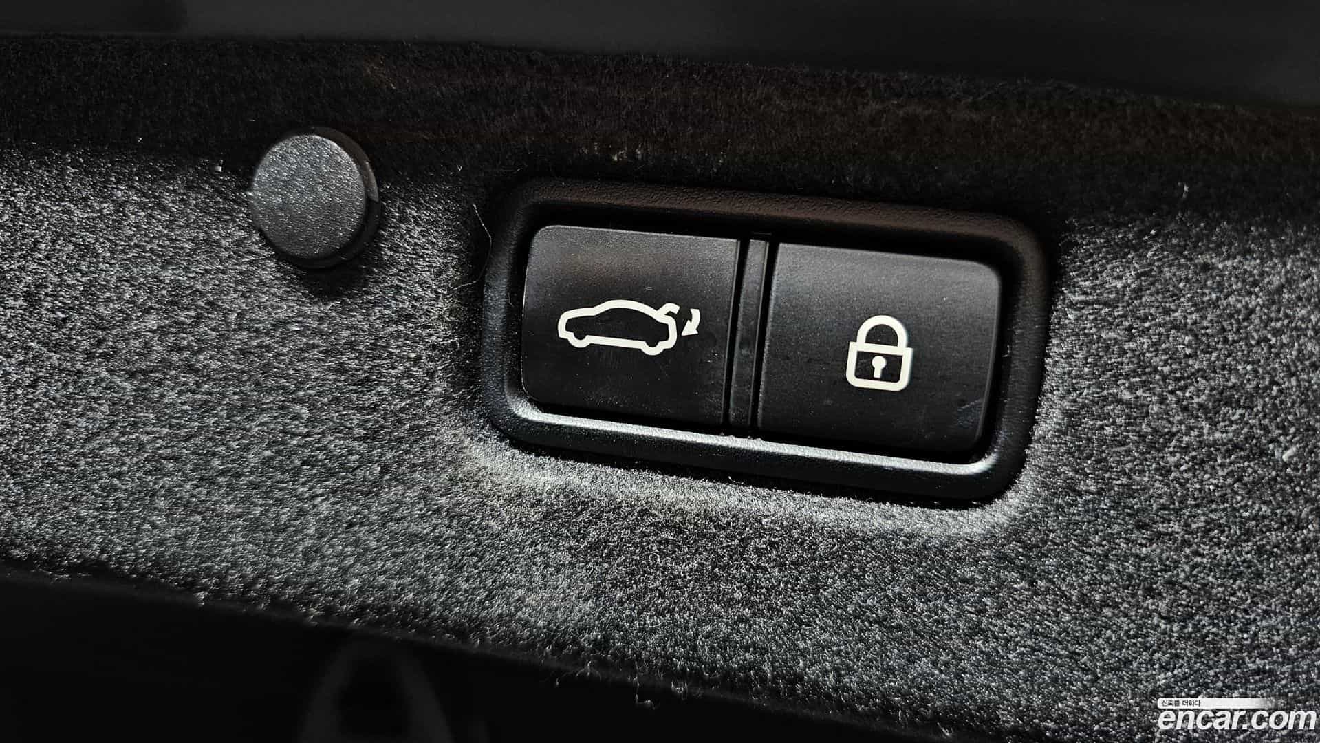 Grandeur Hyundai 2018.10-OPTION-024