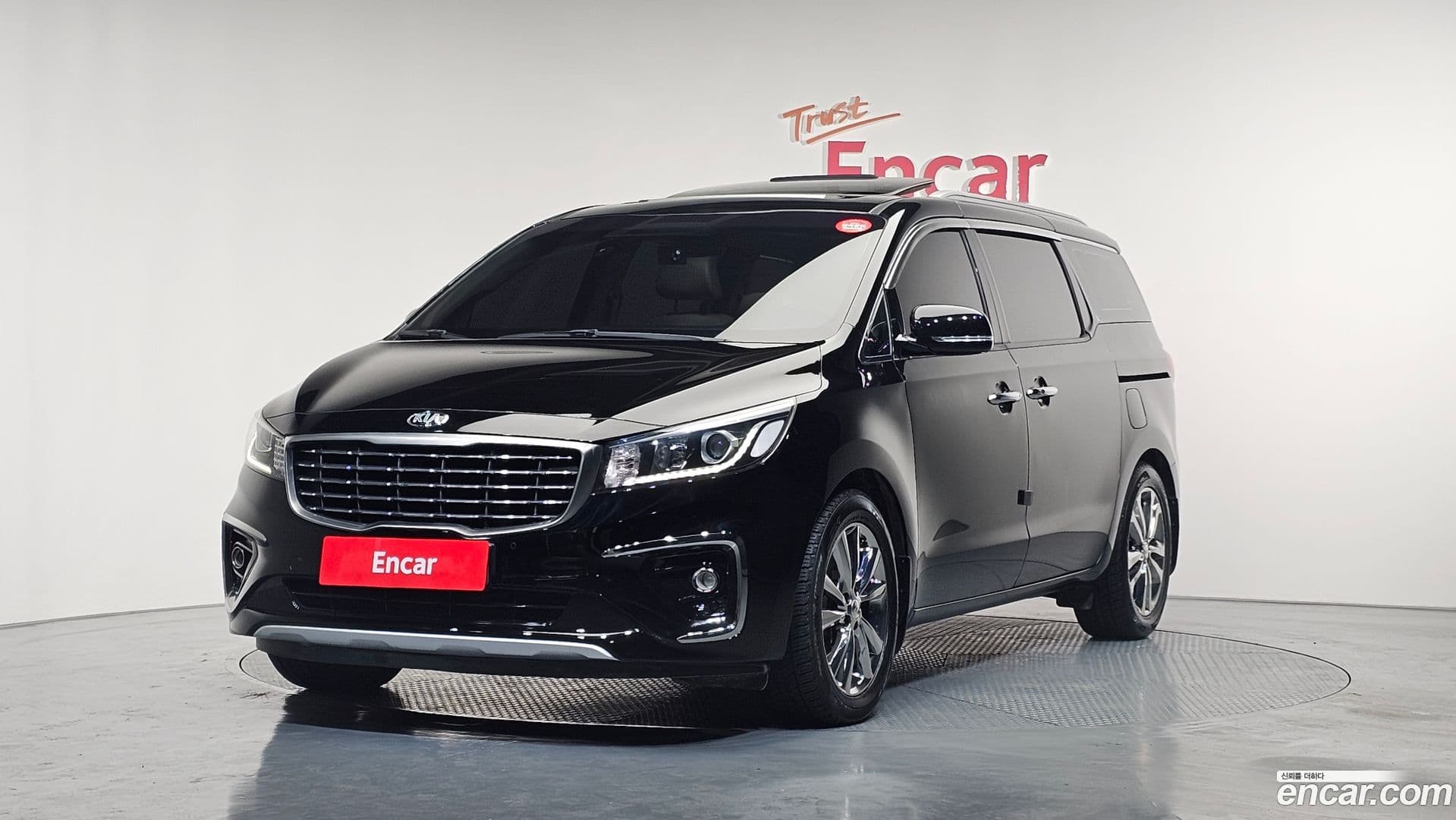 Main__Slider__Photo:Canival Kia 2018.10-0