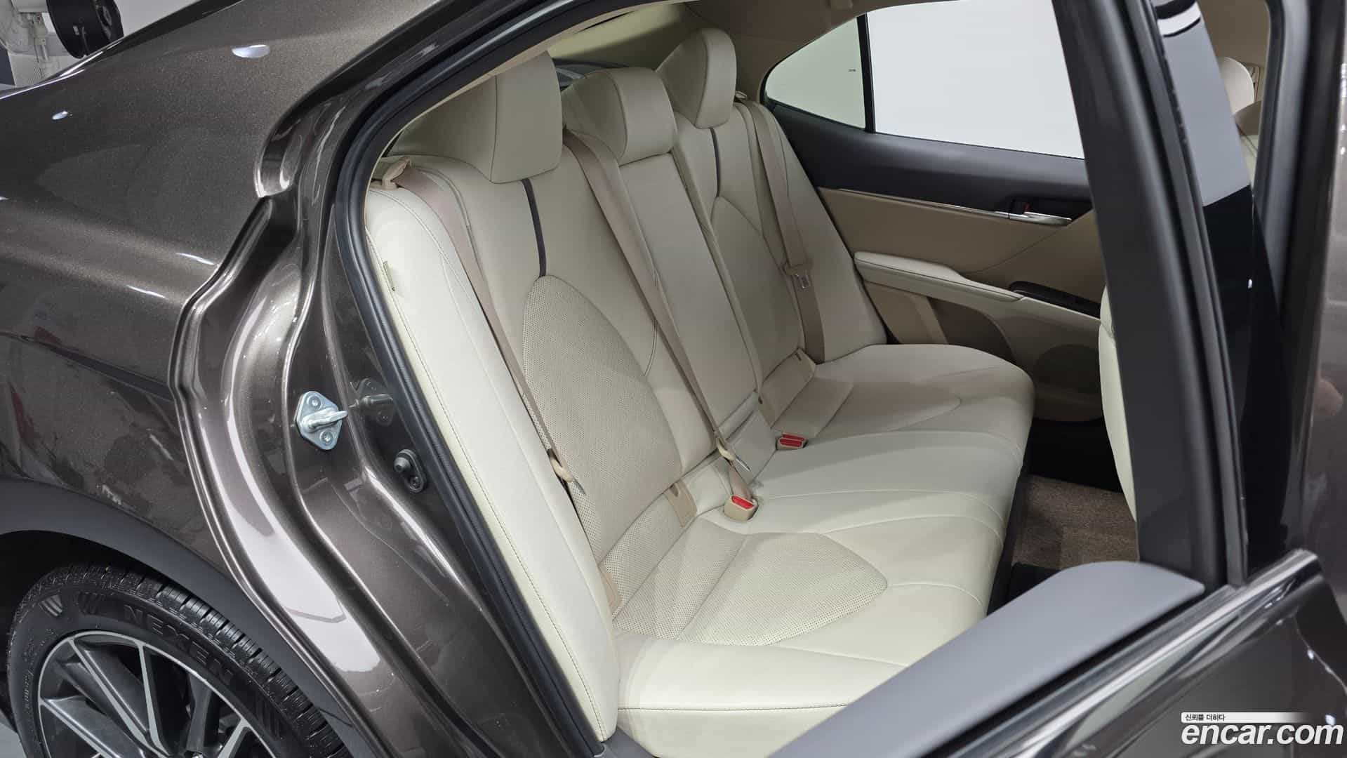 Camry Toyota 2021.6-OPTION-016