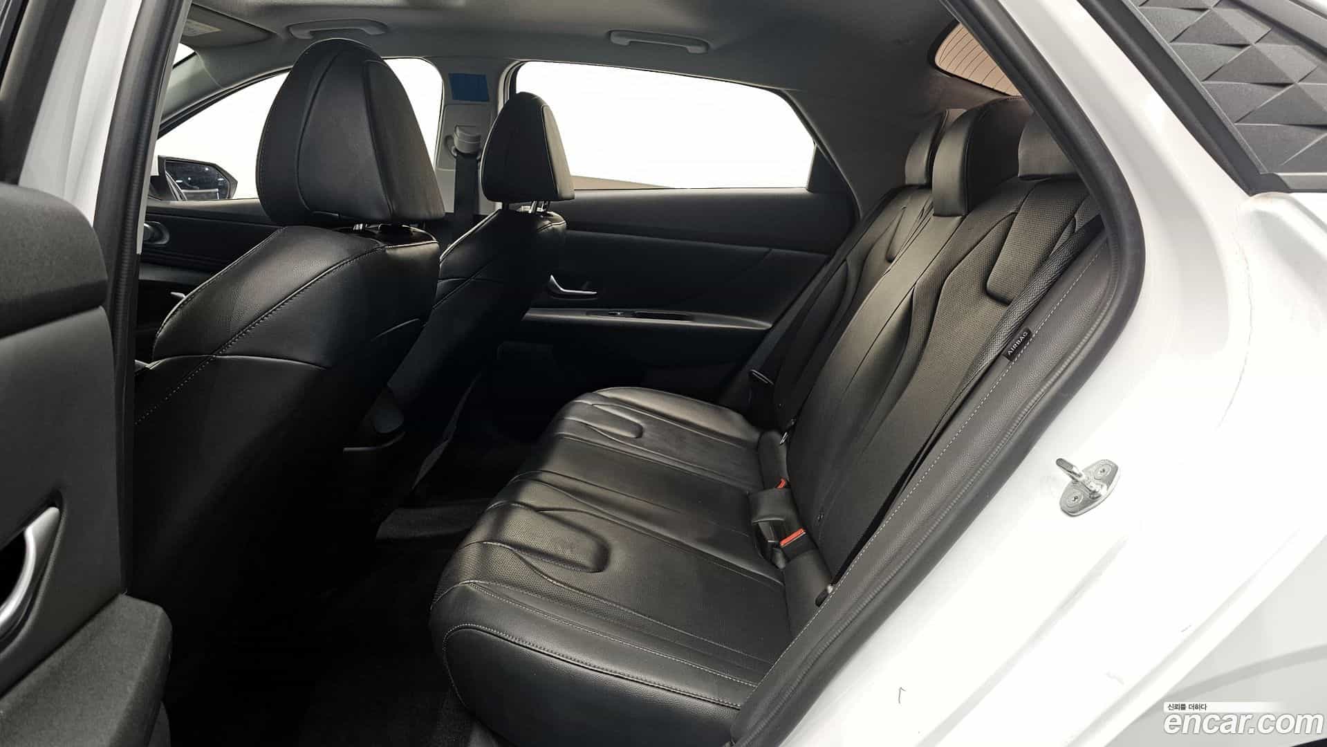 AVANTE Hyundai 2023.5-OPTION-016