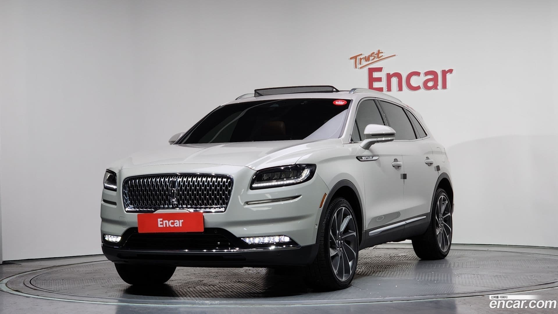 Main__Slider__Photo:Nautilus Lincoln 2023.11-0