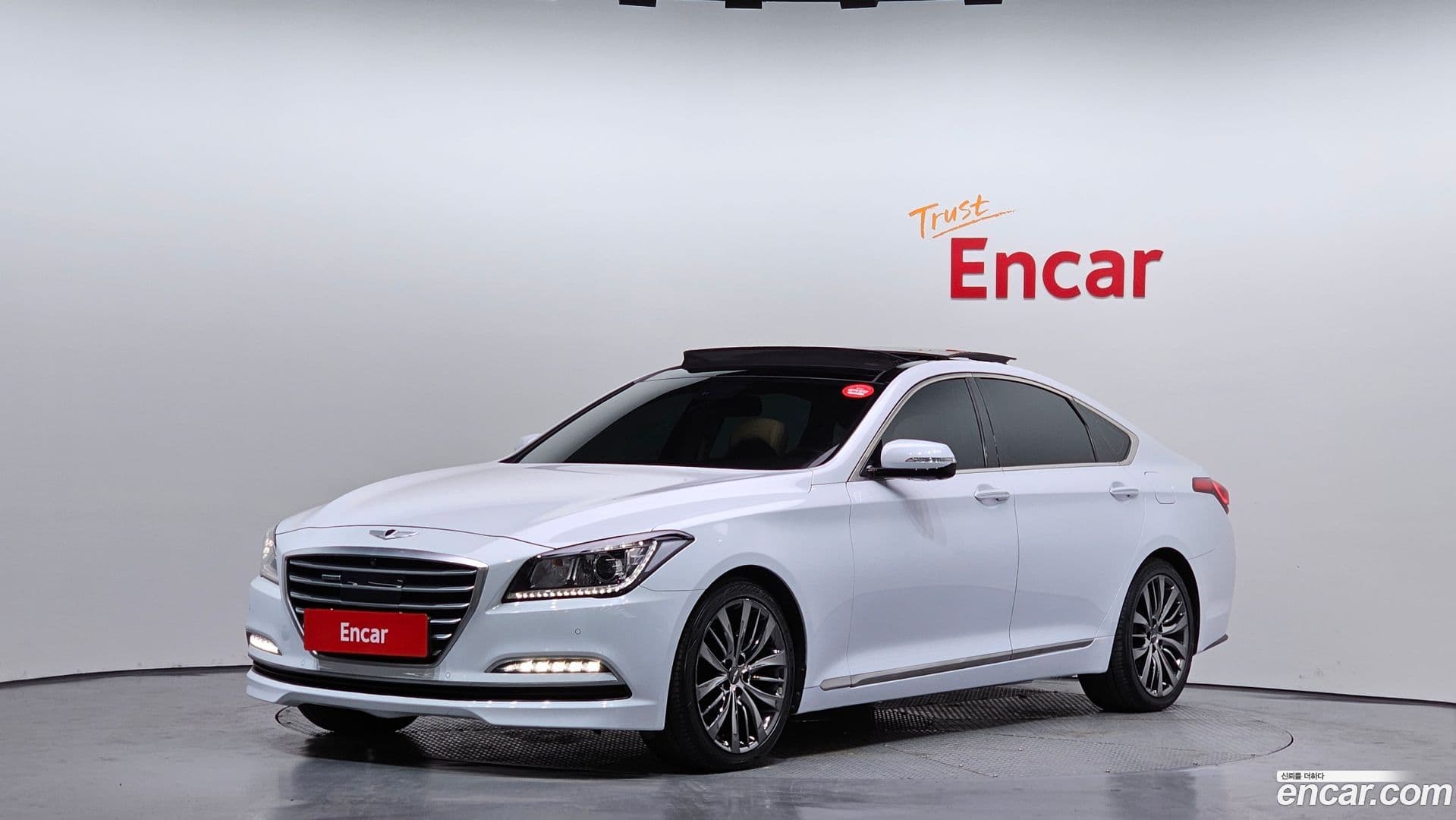 Main__Slider__Photo:Genesis Hyundai 2015.8-0