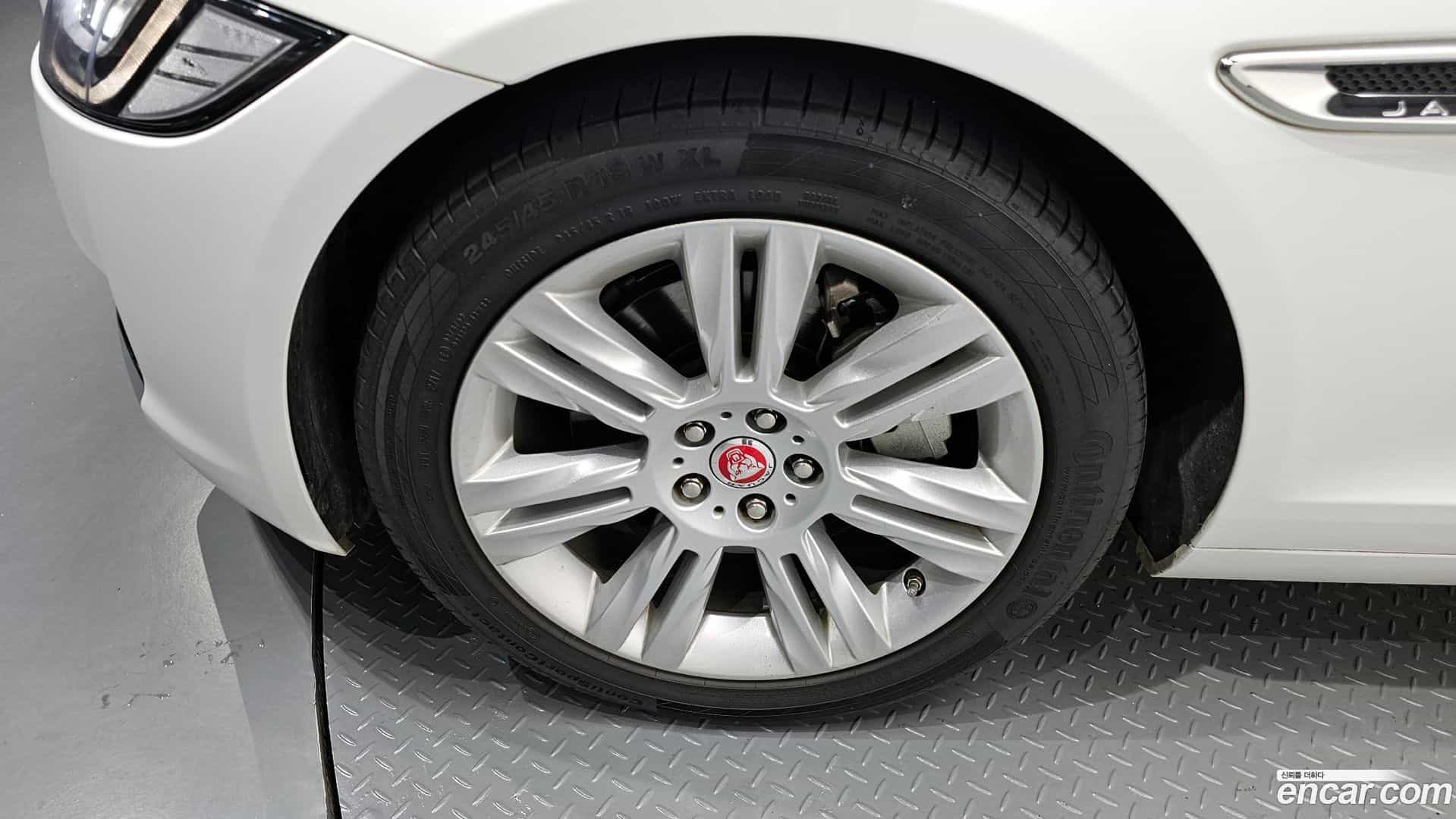 XF Jaguar 2018.2-OUTER-005