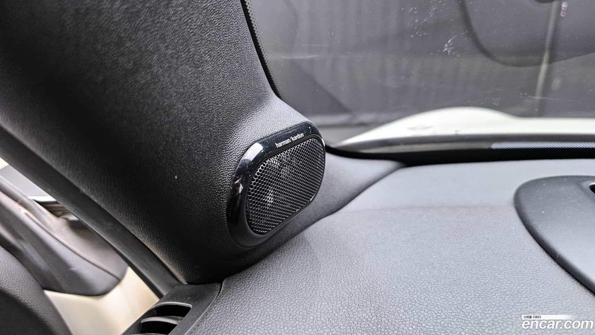 Cooper Convertible Mini 2017.4-OPTION-022