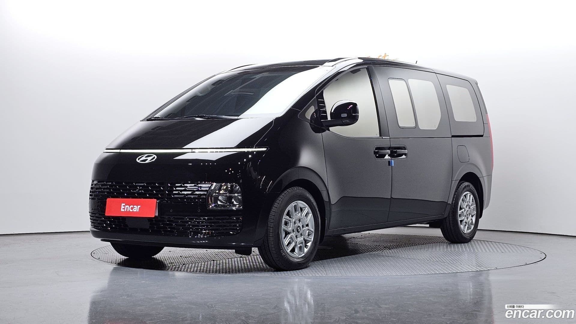 Main__Slider__Photo:Staria Hyundai 2024.10-0