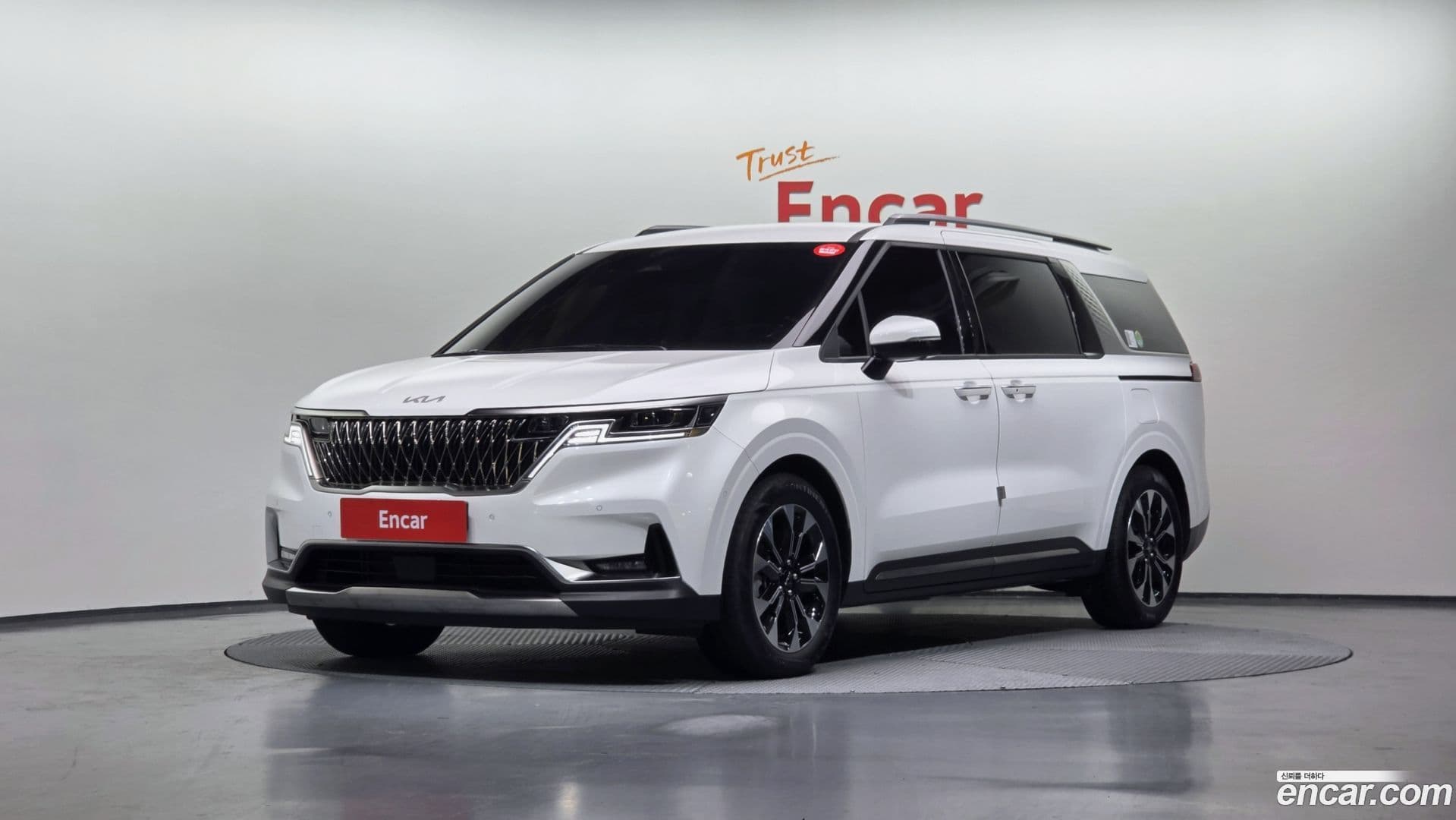 Main__Slider__Photo:Canival Kia 2023.5-0