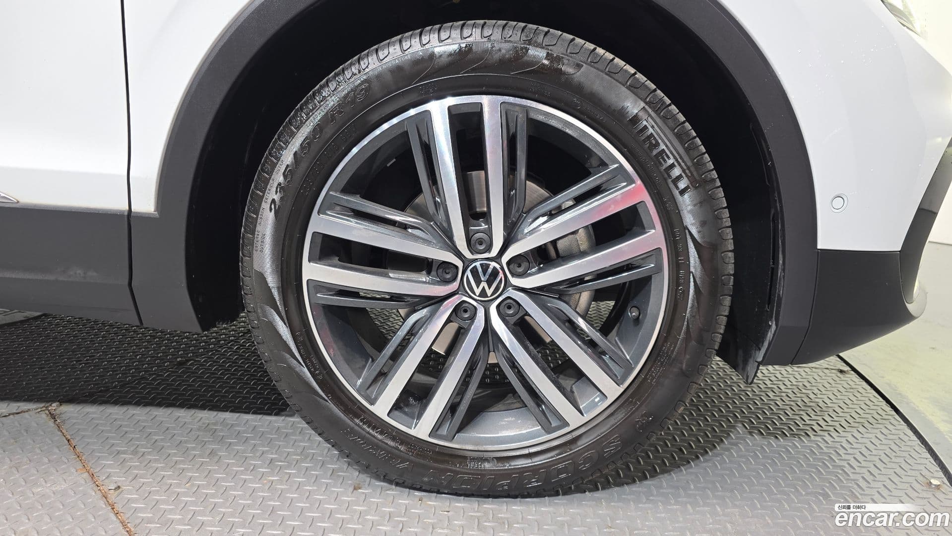 Main__Slider__Photo:Tiguan Volkswagen 2022.9-4