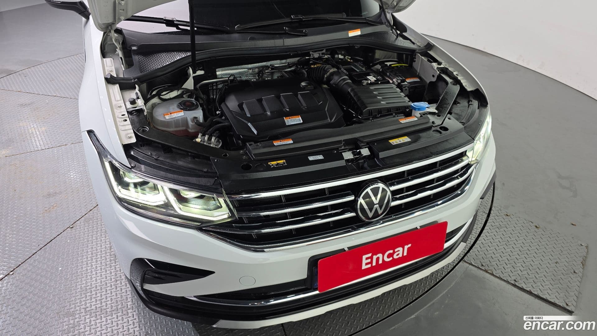 Main__Slider__Photo:Tiguan Volkswagen 2022.9-5