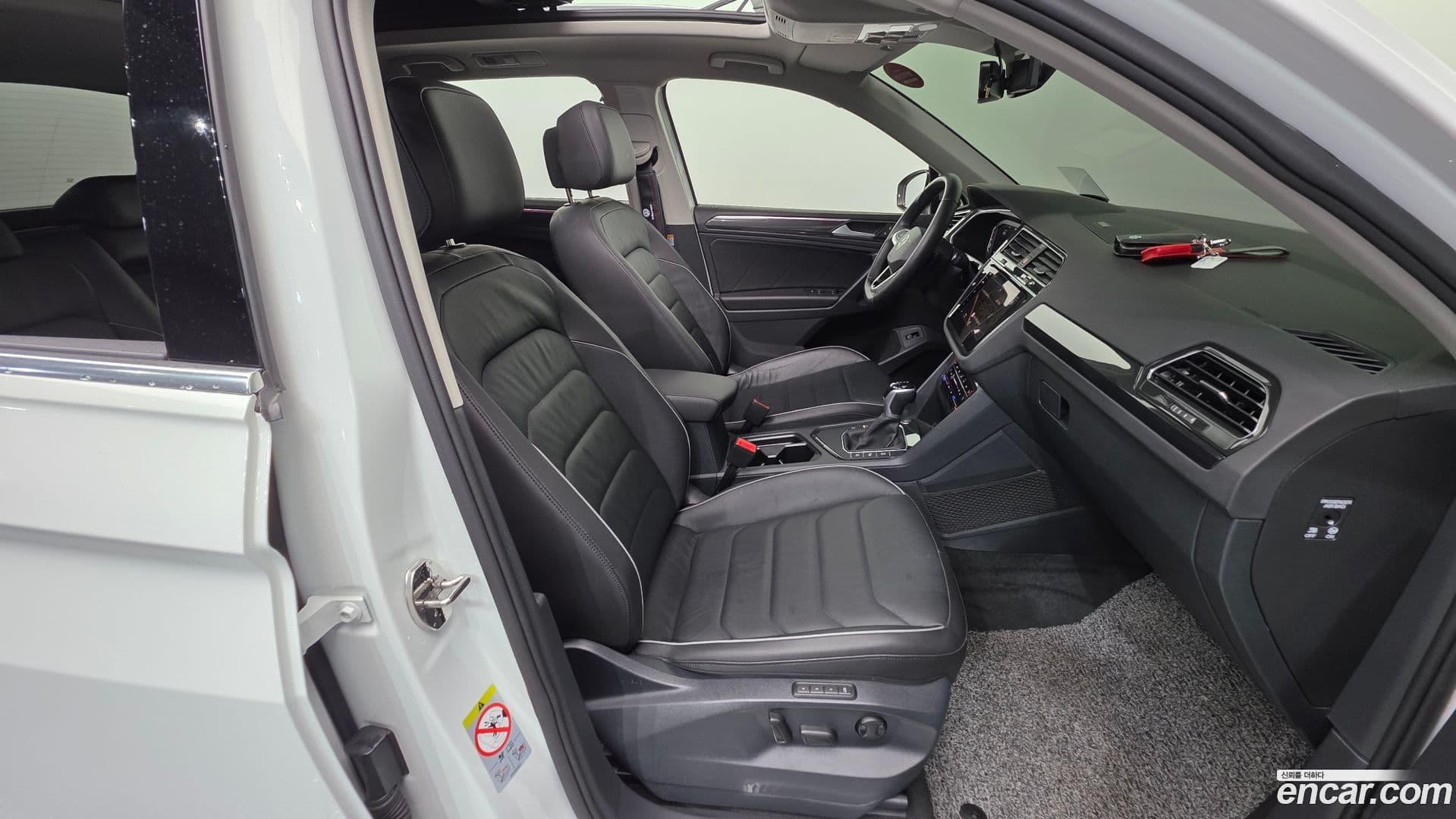 Main__Slider__Photo:Tiguan Volkswagen 2022.9-9