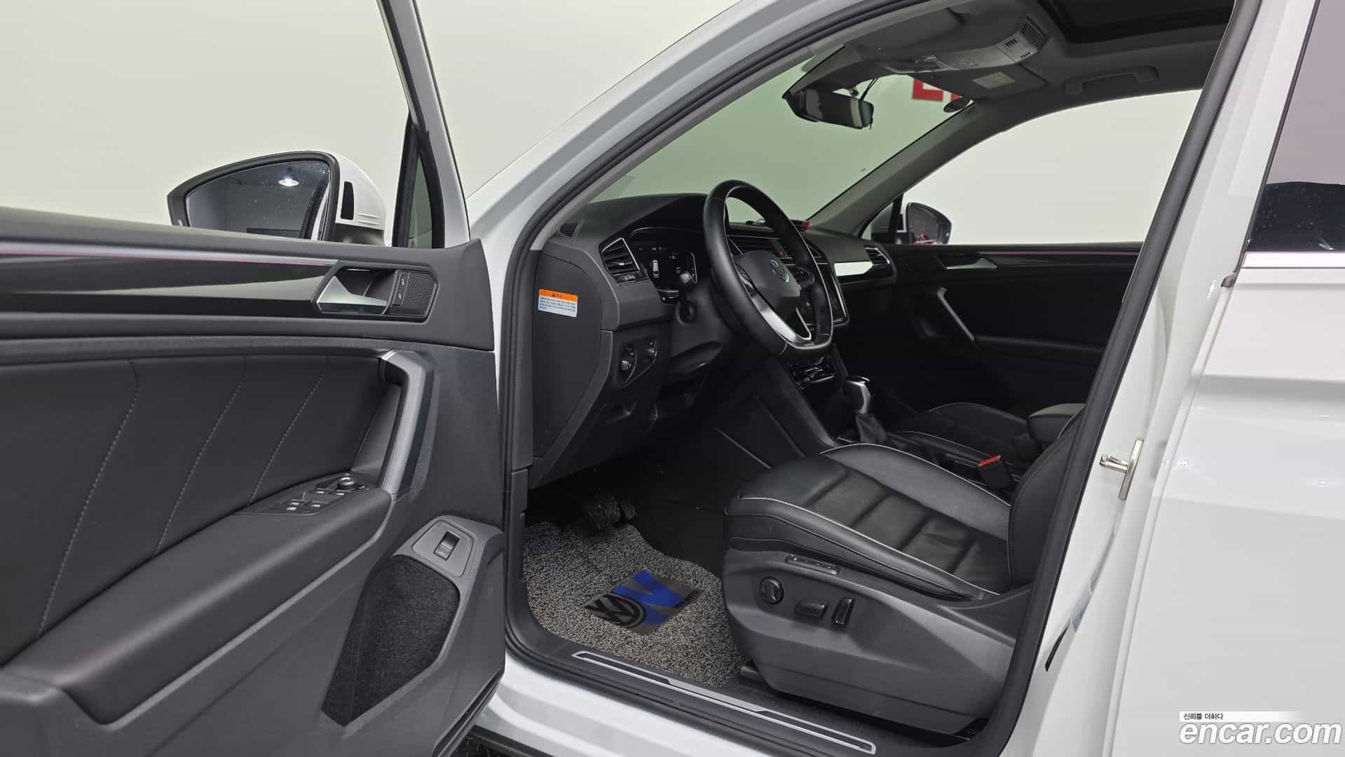 Tiguan Volkswagen 2022.9-OPTION-017