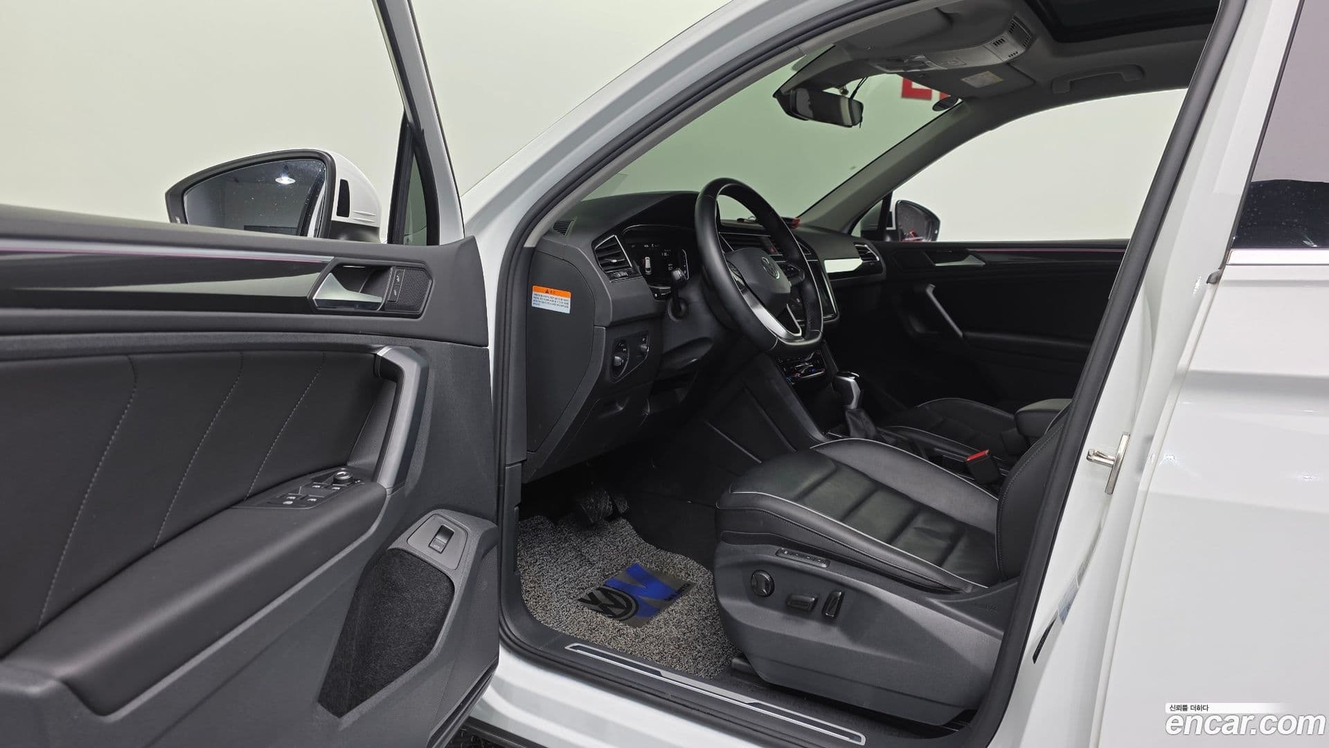 Main__Slider__Photo:Tiguan Volkswagen 2022.9-12