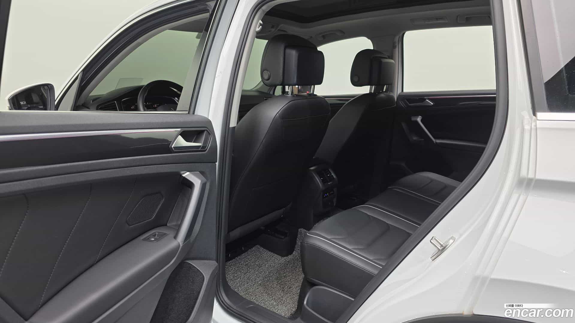 Tiguan Volkswagen 2022.9-OPTION-021