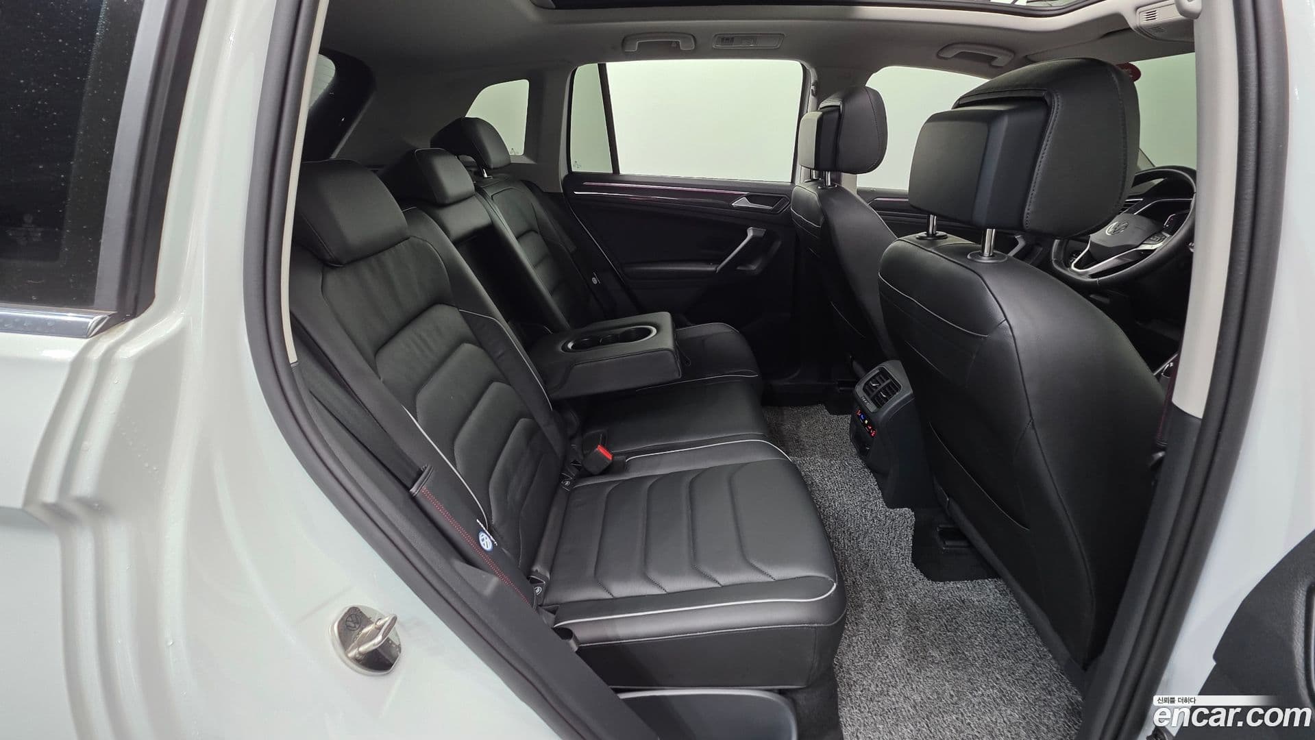 Main__Slider__Photo:Tiguan Volkswagen 2022.9-18
