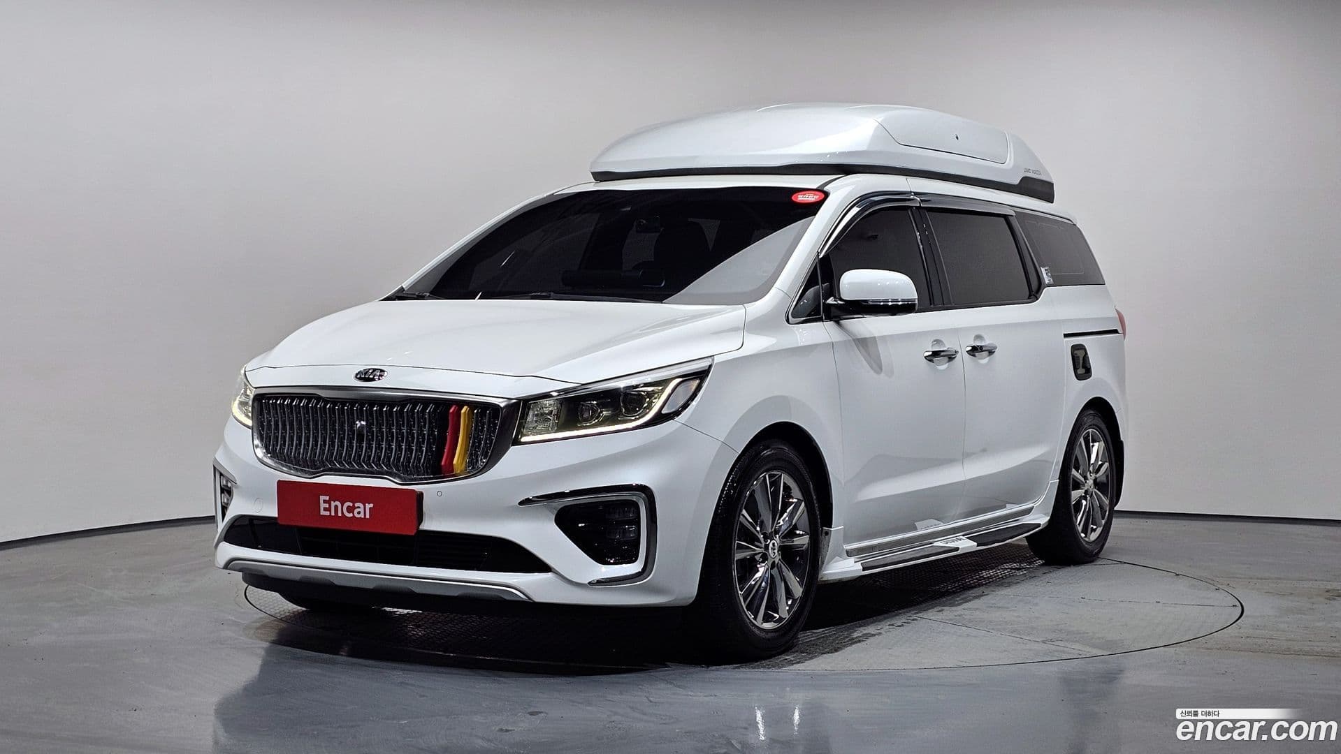 Main__Slider__Photo:Canival Kia 2019.0-0