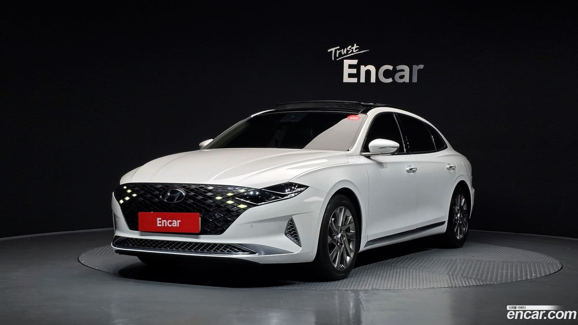 Main__Slider__Photo:Grandeur Hyundai 2021.0-0