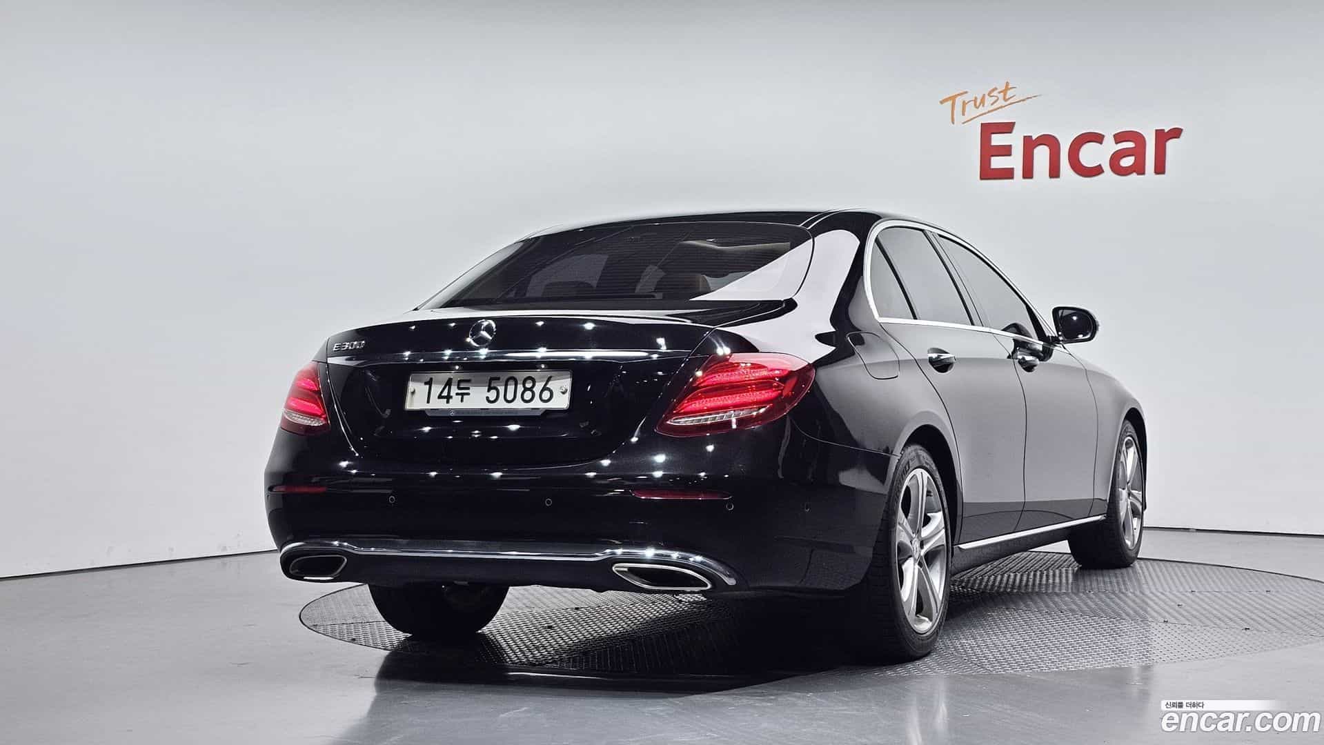 E-Class Mercedes-Benz 2017.1-OUTER-002
