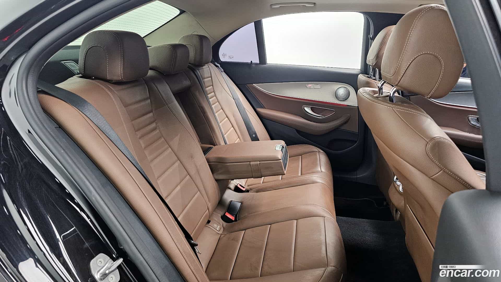 E-Class Mercedes-Benz 2017.1-OPTION-016