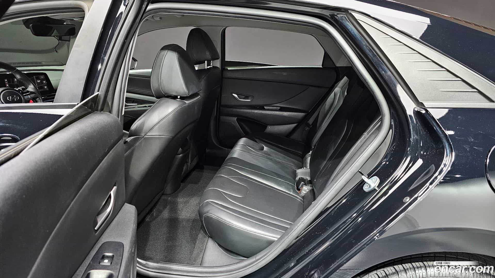 AVANTE Hyundai 2021.3-OPTION-016