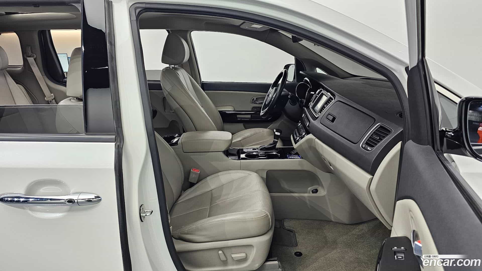 Canival Kia 2019.1-INNER-010