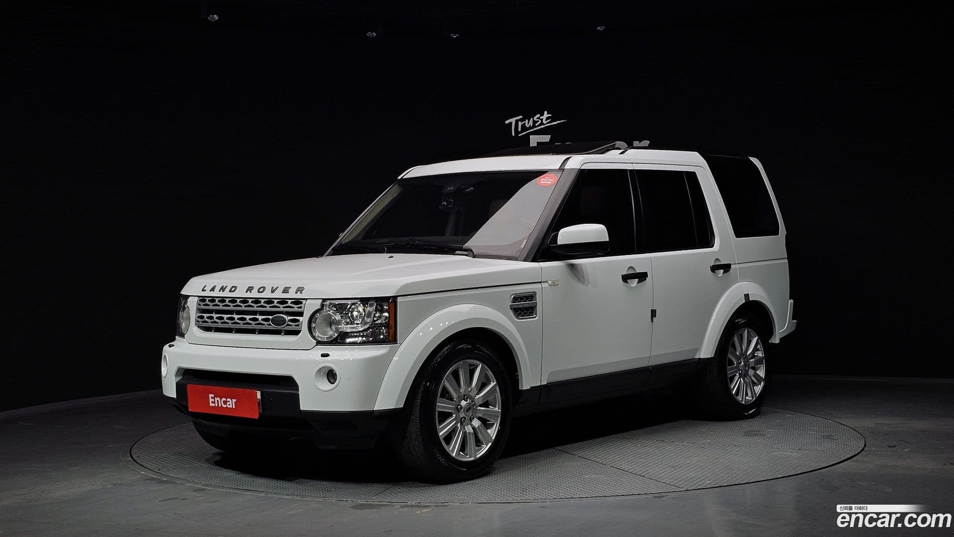 Main__Slider__Photo:Discovery Land Rover 2013.8-0