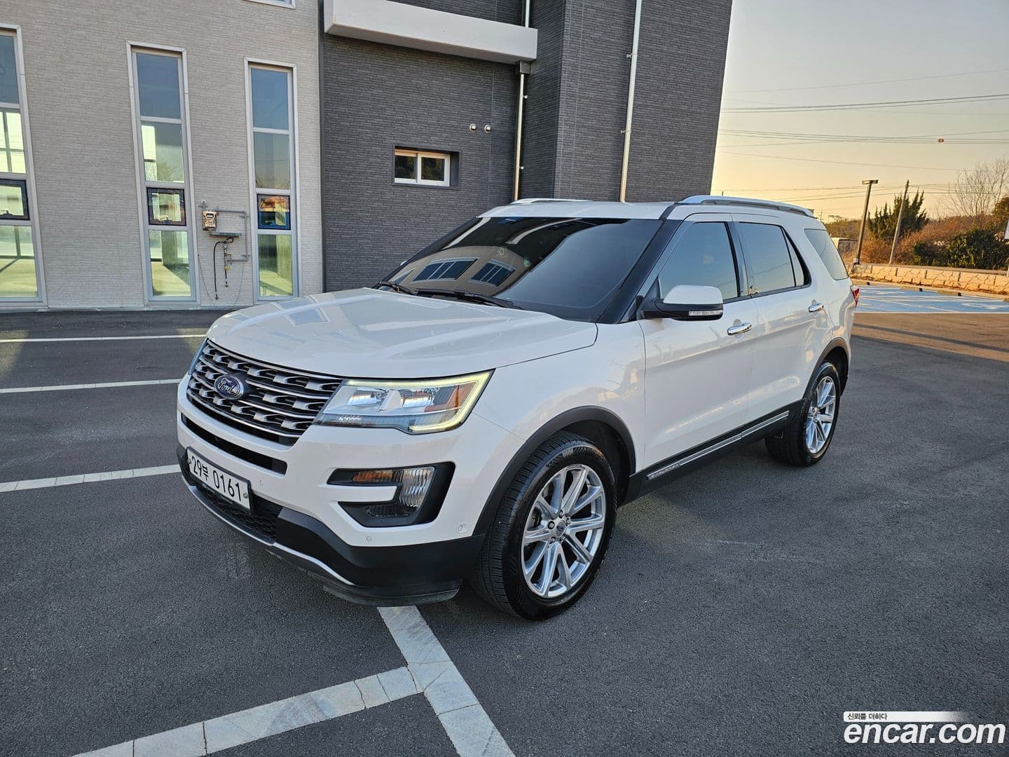 Main__Slider__Photo:Explorer Ford 2015.9-0
