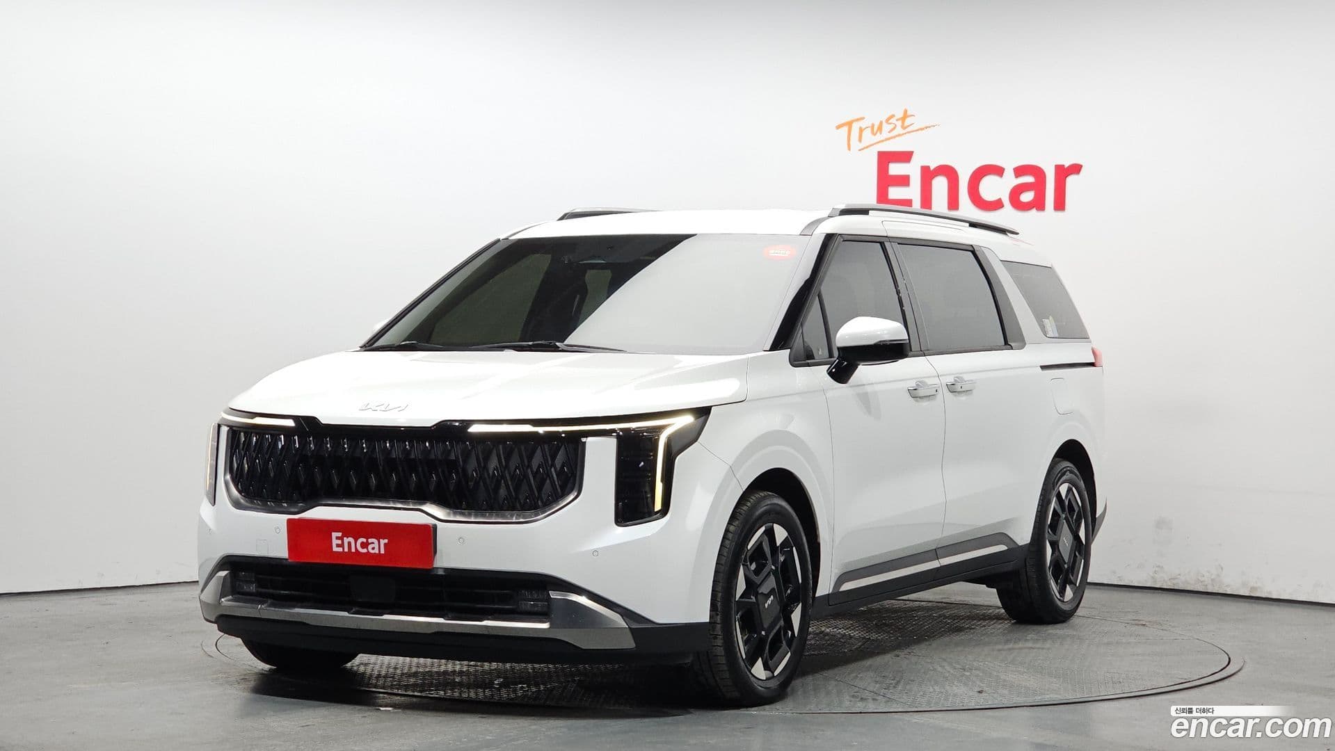 Main__Slider__Photo:Canival Kia 2024.1-0
