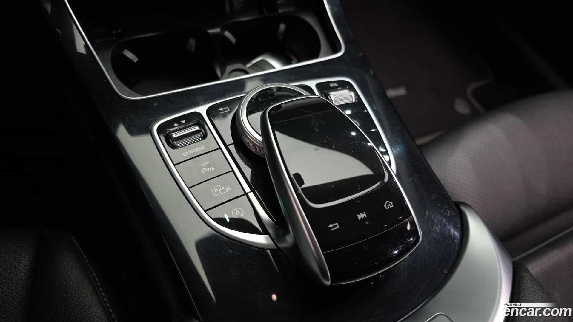 C-Class Mercedes-Benz 2019.10-OPTION-022