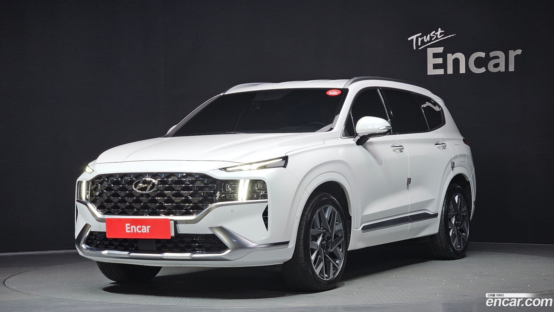 Main__Slider__Photo:Santafe Hyundai 2021.0-0