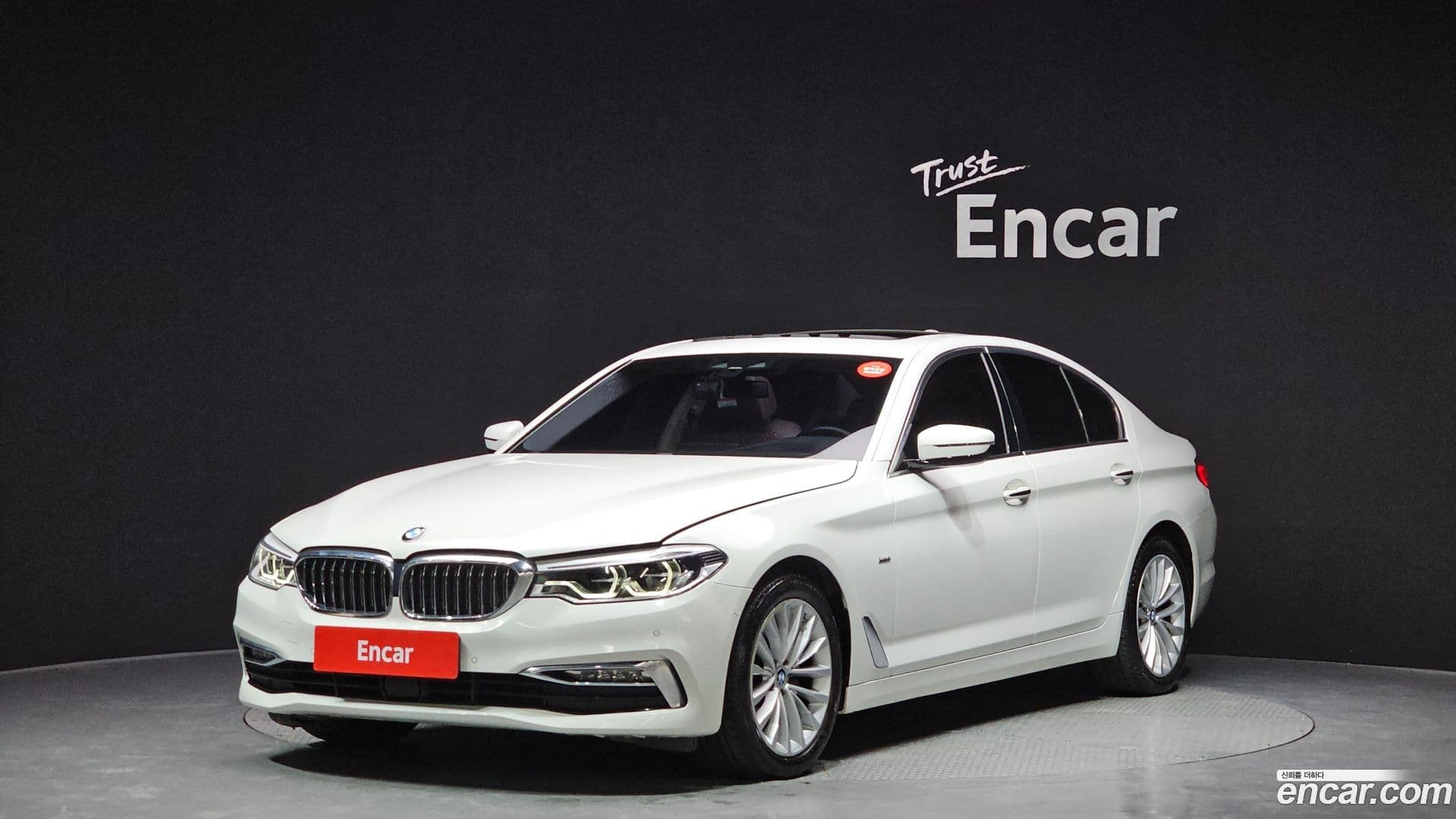 Main__Slider__Photo:5-Series BMW 2018.6-0